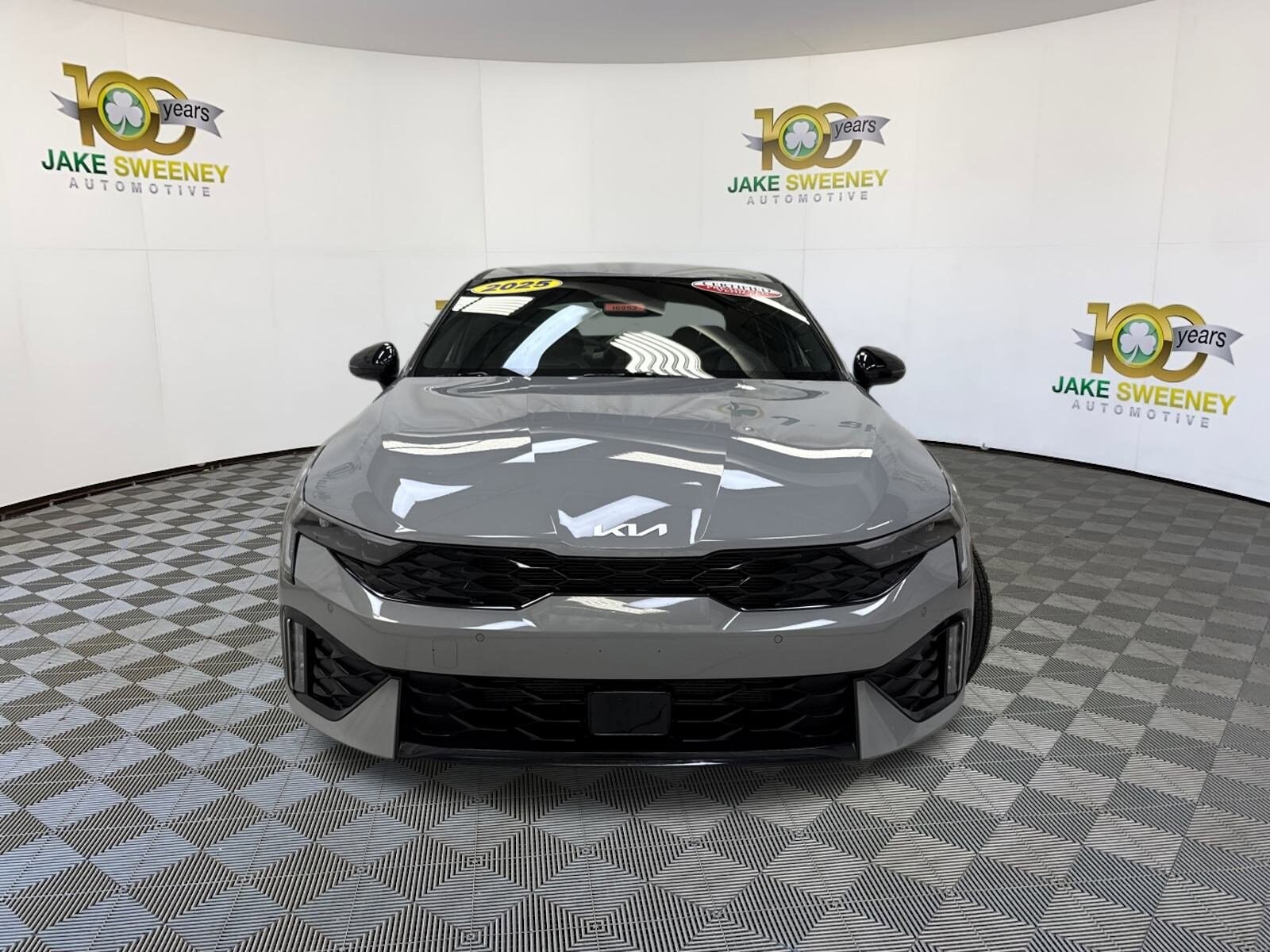 2025 Kia K5 GT-Line photo 2