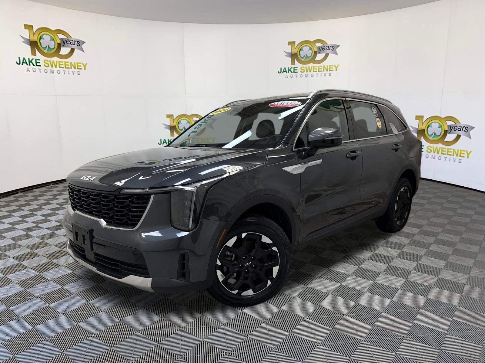 2024 Kia Sorento S photo 3