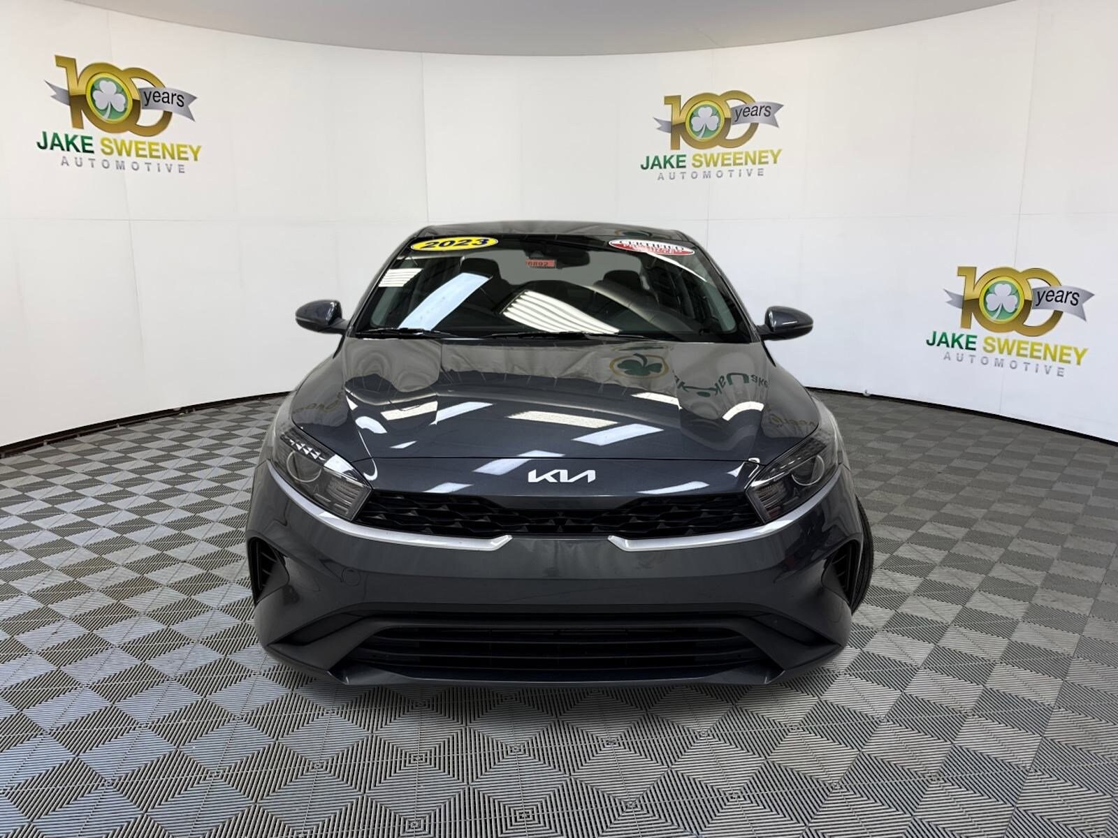 2023 Kia Forte LXS photo 2