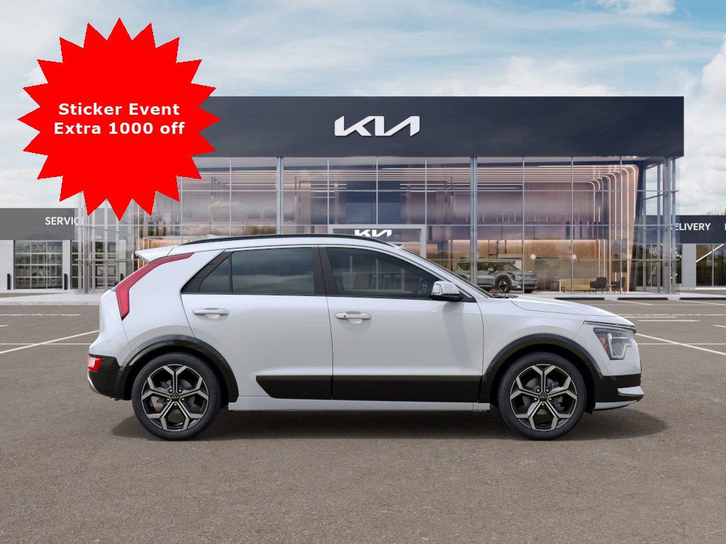 2025 Kia Niro EX Touring - Photo 10