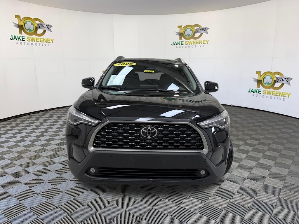 Used 2025 Toyota Corolla Cross XLE SUV