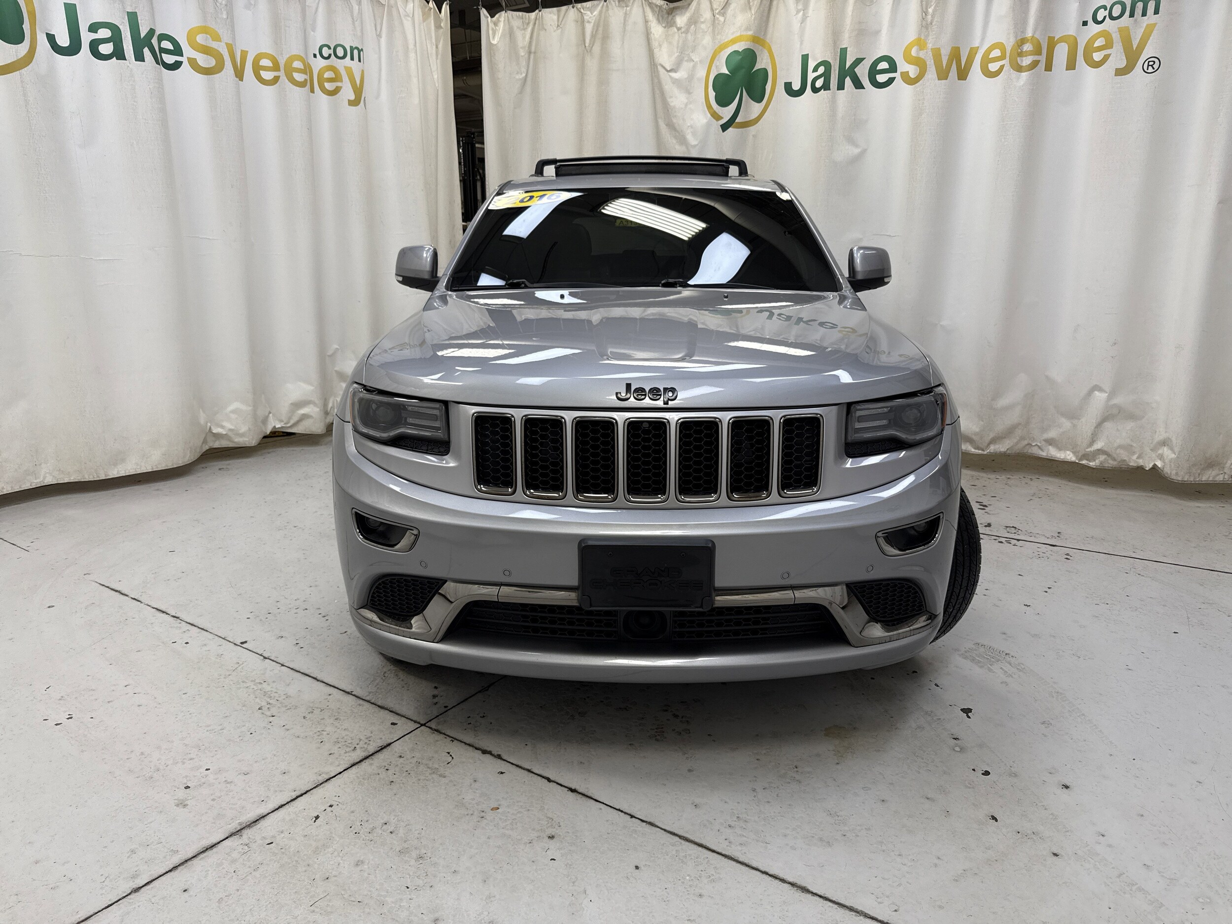2016 Jeep Grand Cherokee Overland photo 2