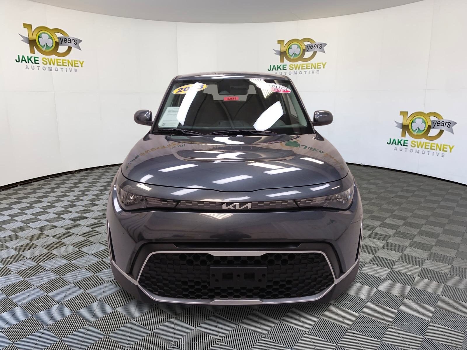 2023 Kia Soul LX photo 2