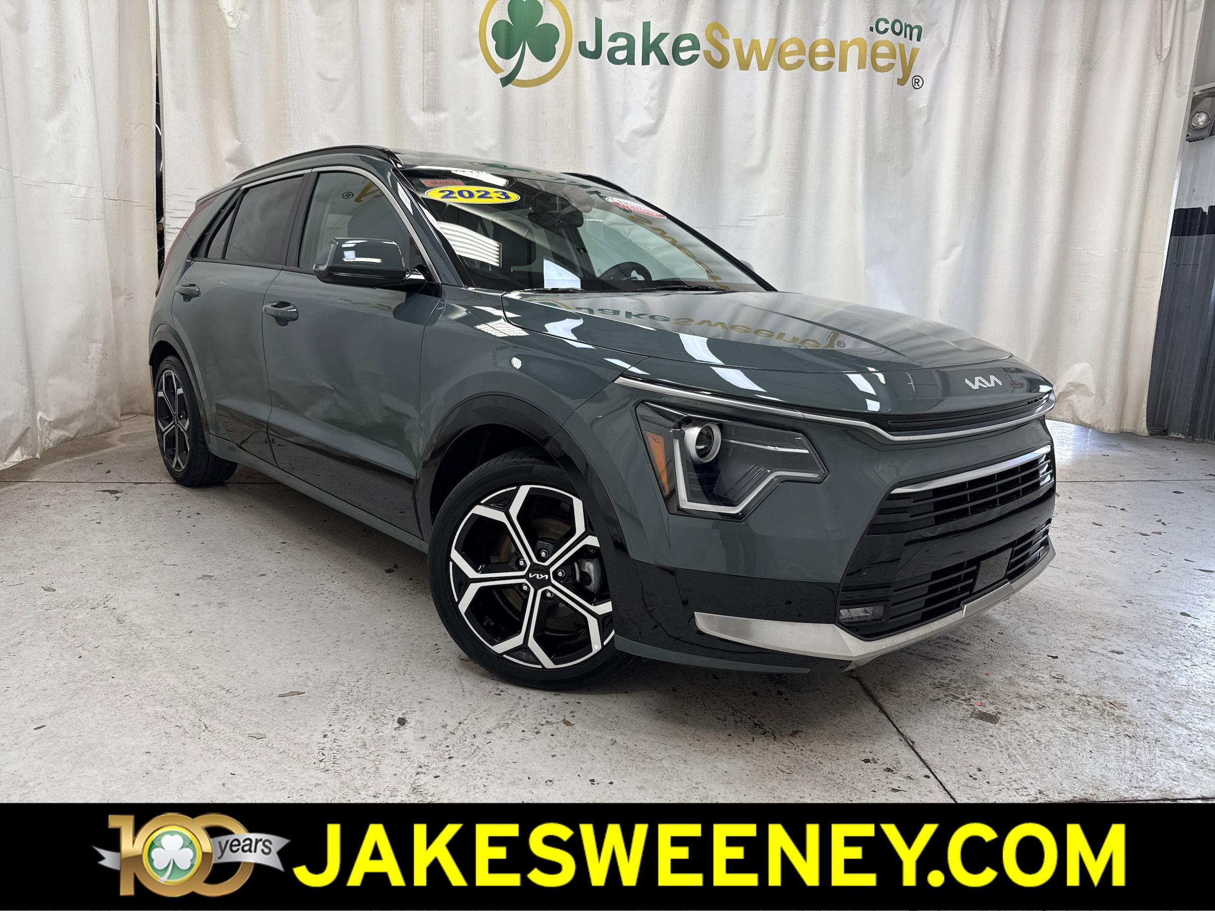 2023 Kia Niro EX Touring's photo