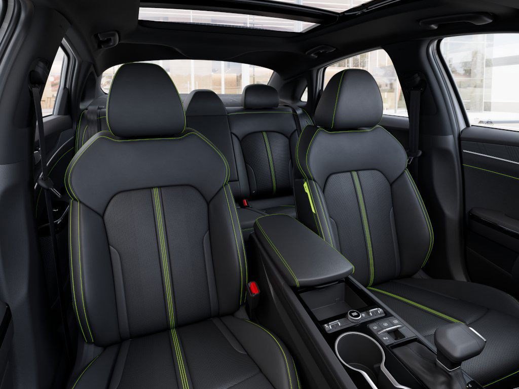 2026 Kia K5 GT - Photo 18