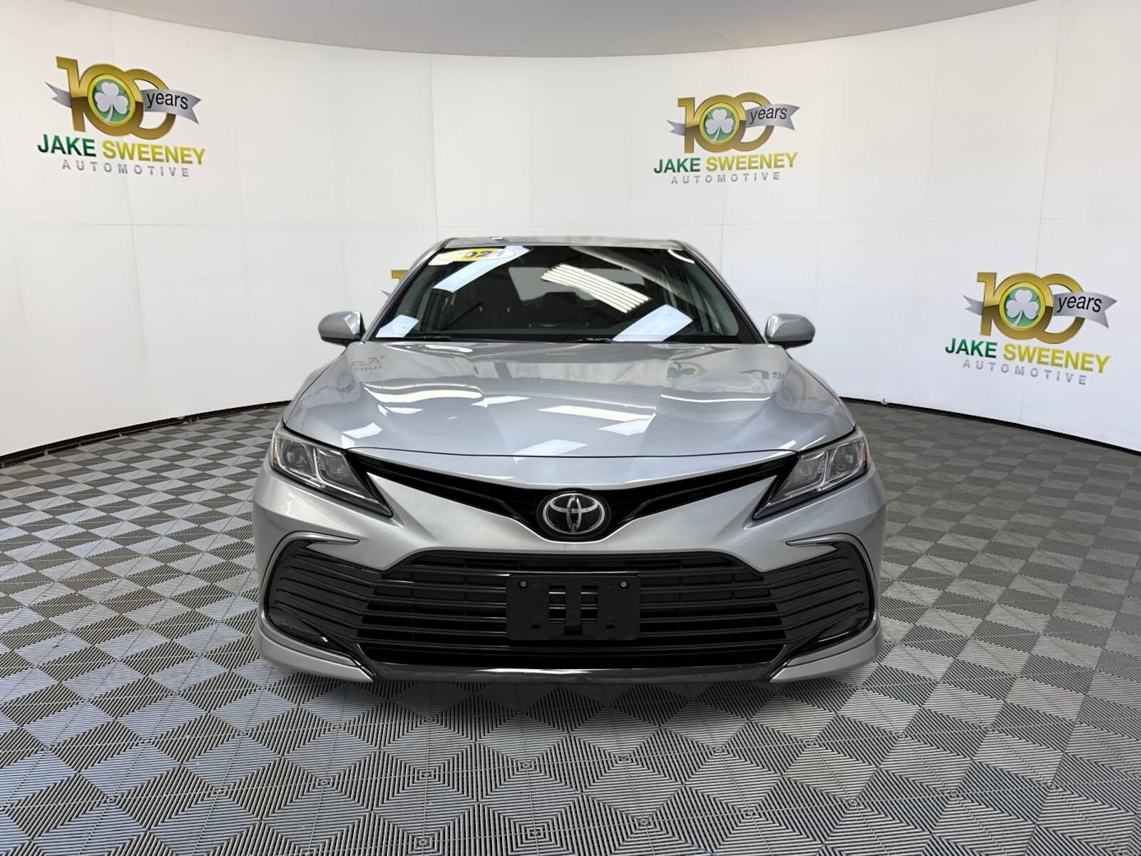 2021 Toyota Camry LE photo 2