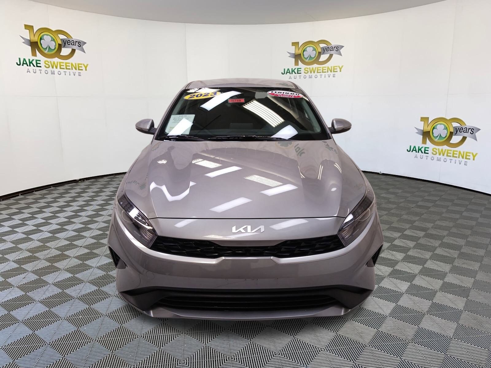 2023 Kia Forte LXS photo 2