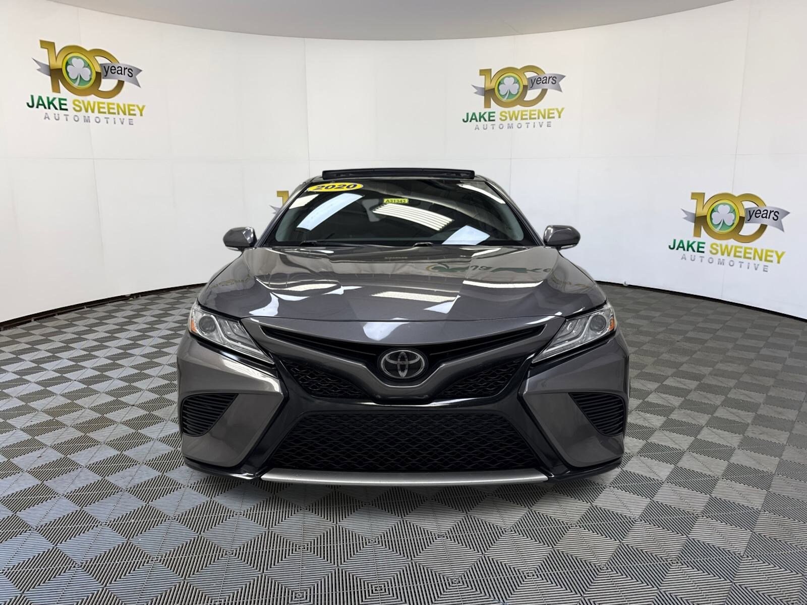 2020 Toyota Camry XSE photo 2