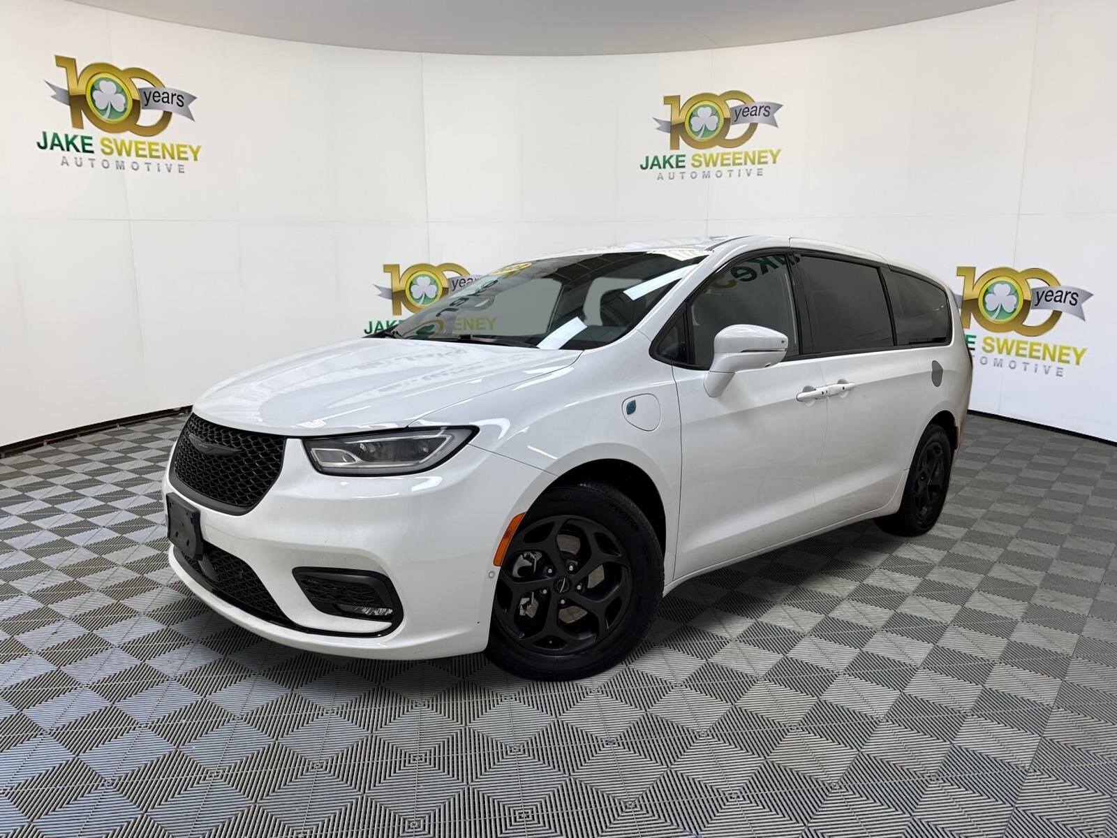 2022 Chrysler Pacifica Hybrid Touring L photo 3