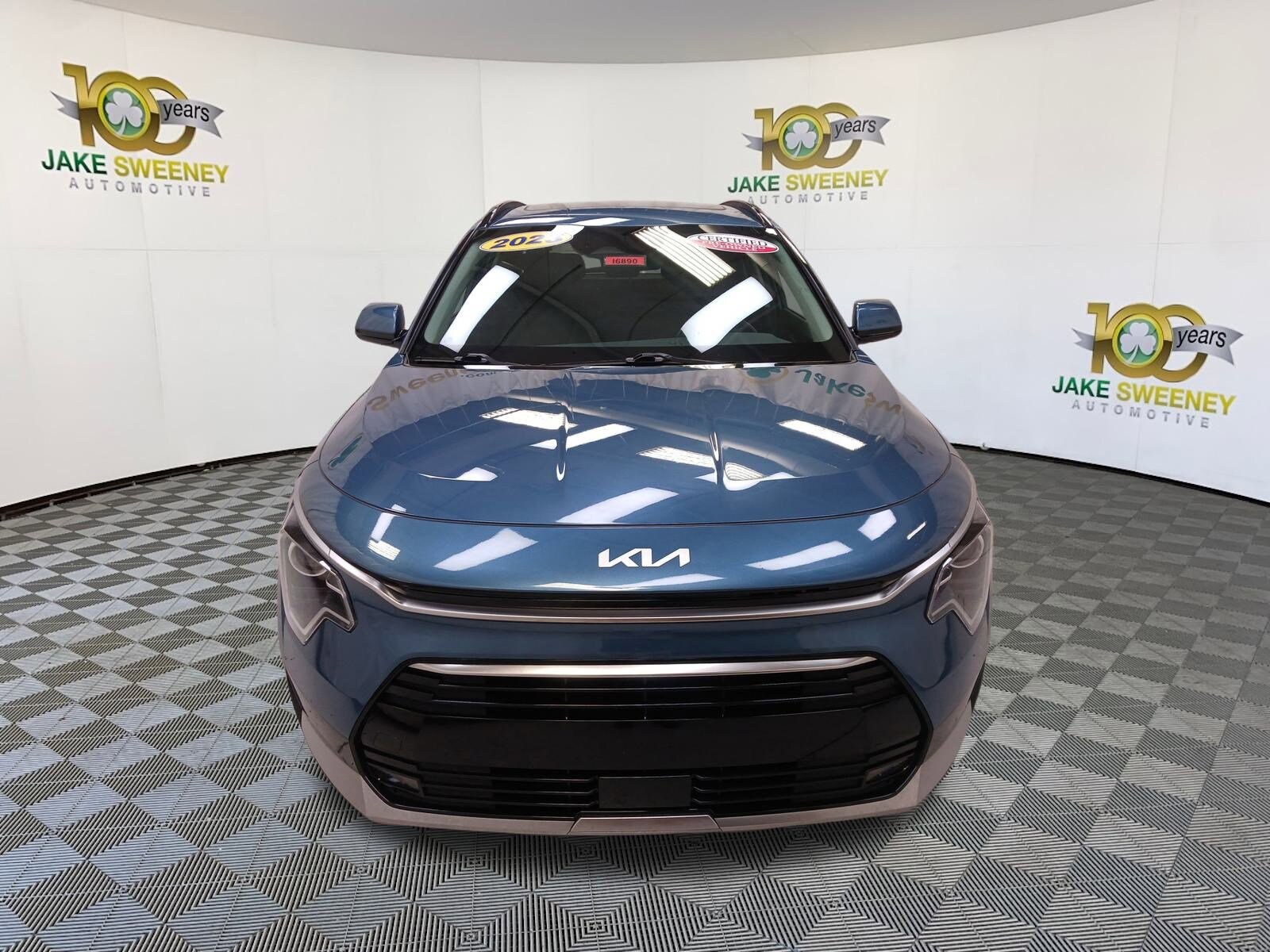 2023 Kia Niro EX Touring photo 2