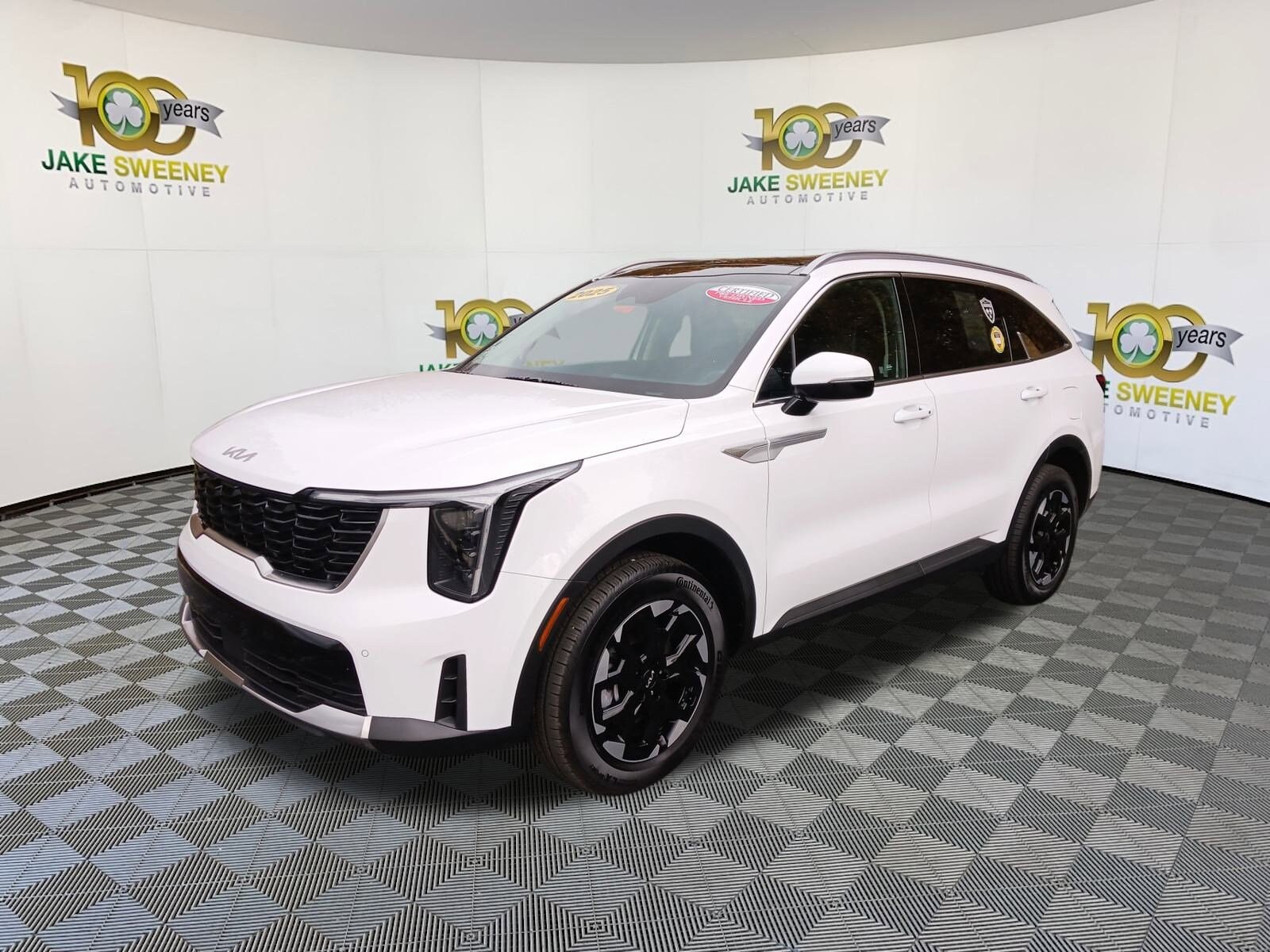 2025 Kia Sorento S photo 3