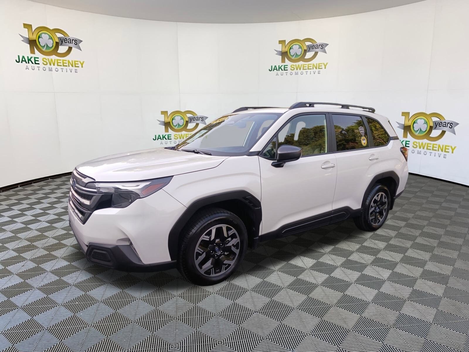 2025 Subaru Forester Premium photo 3
