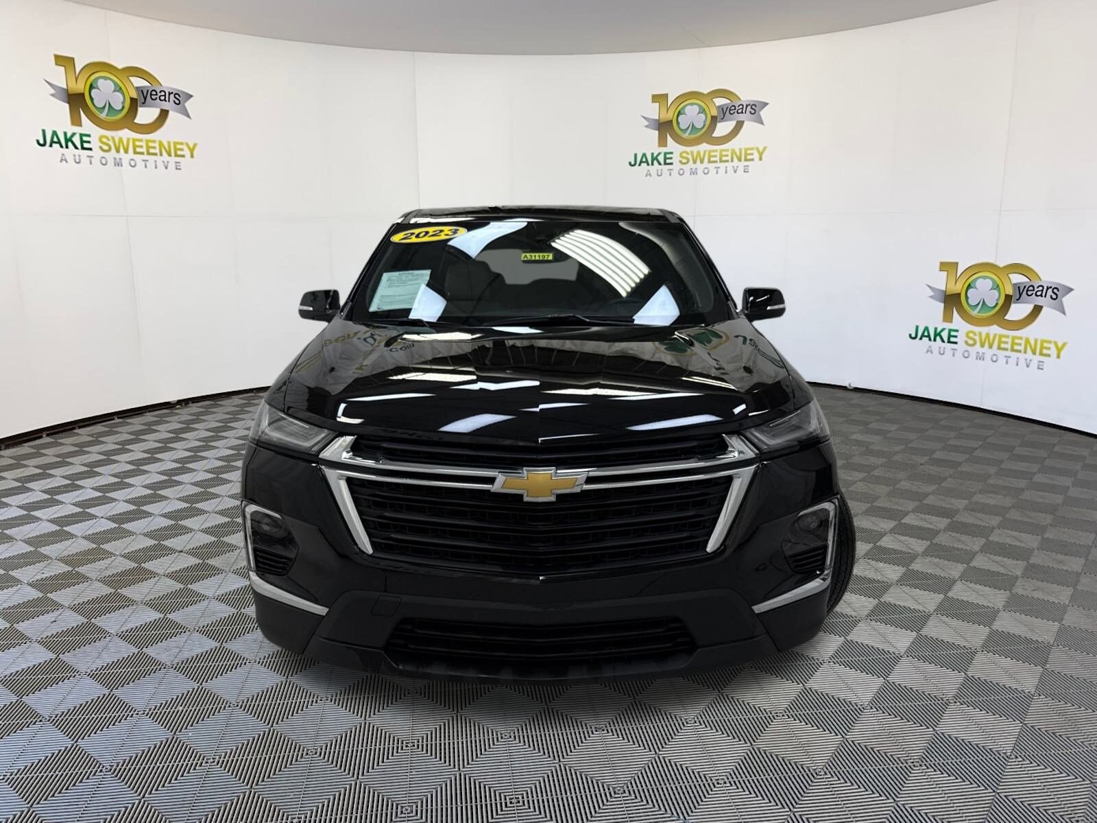 2023 Chevrolet Traverse 1LS photo 2