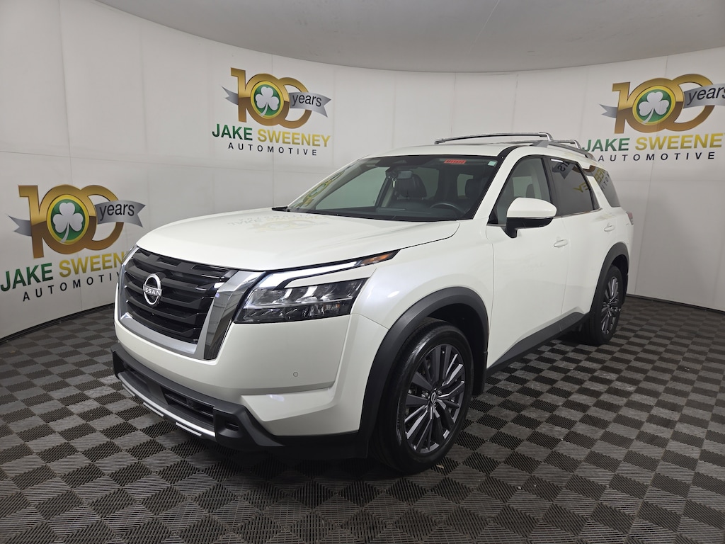 Used 2024 Nissan Pathfinder SL 4WD SUV