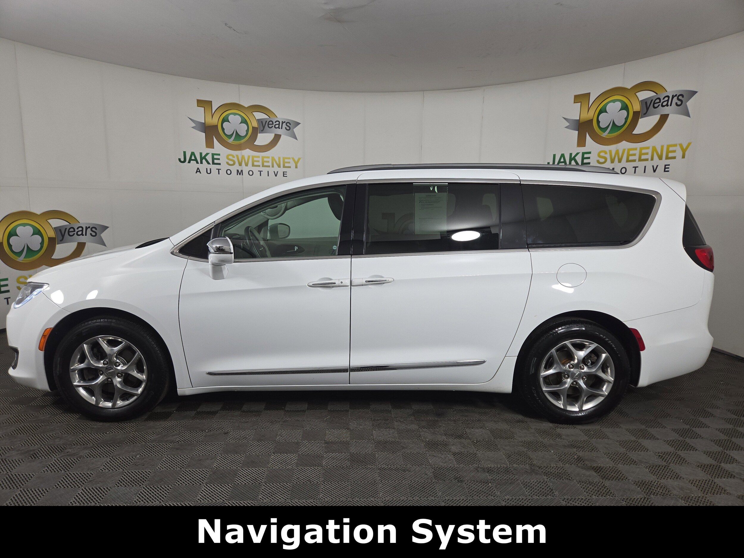 2018 Chrysler Pacifica Limited photo 4