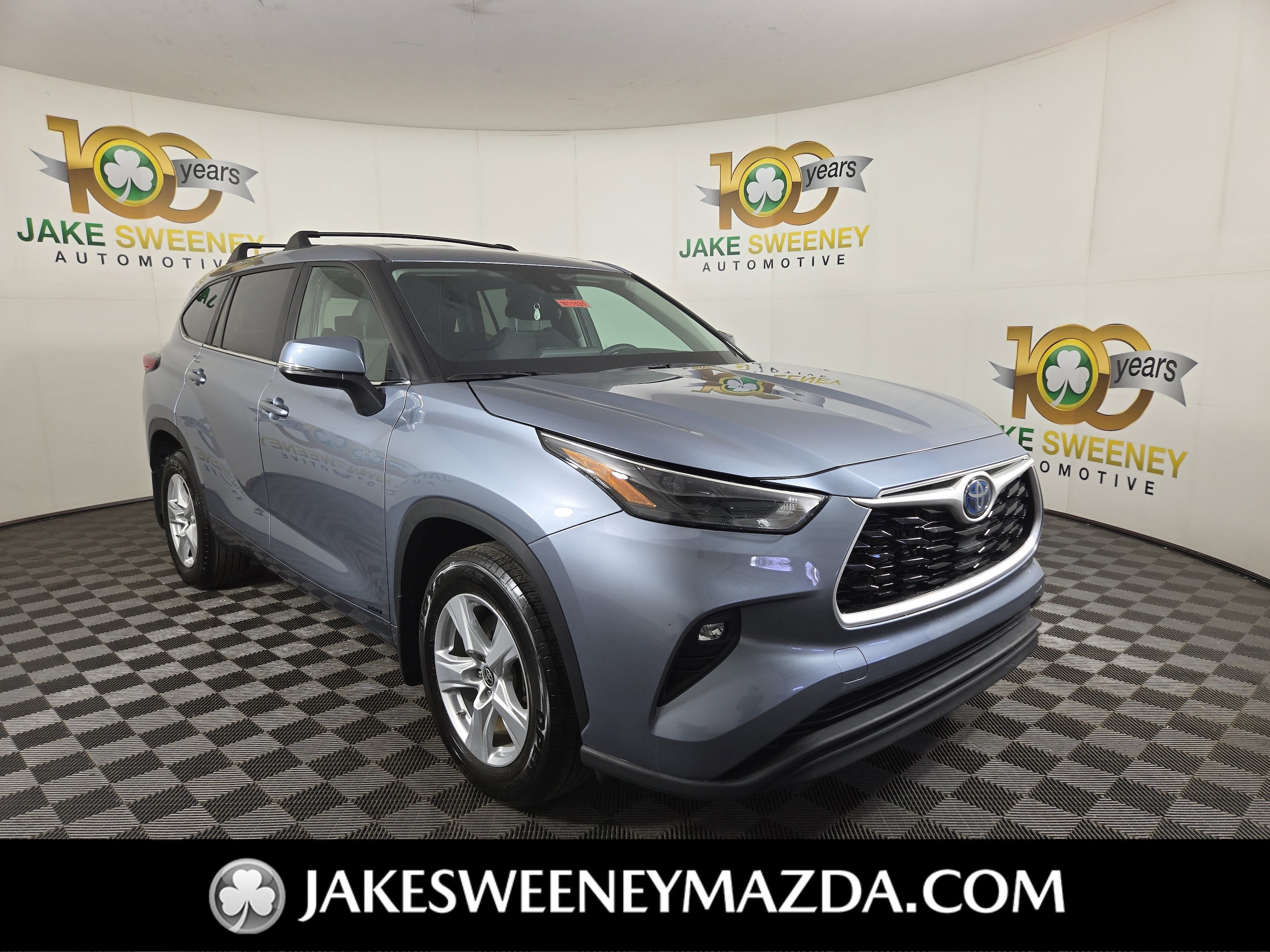 2023 Toyota Highlander LE's photo