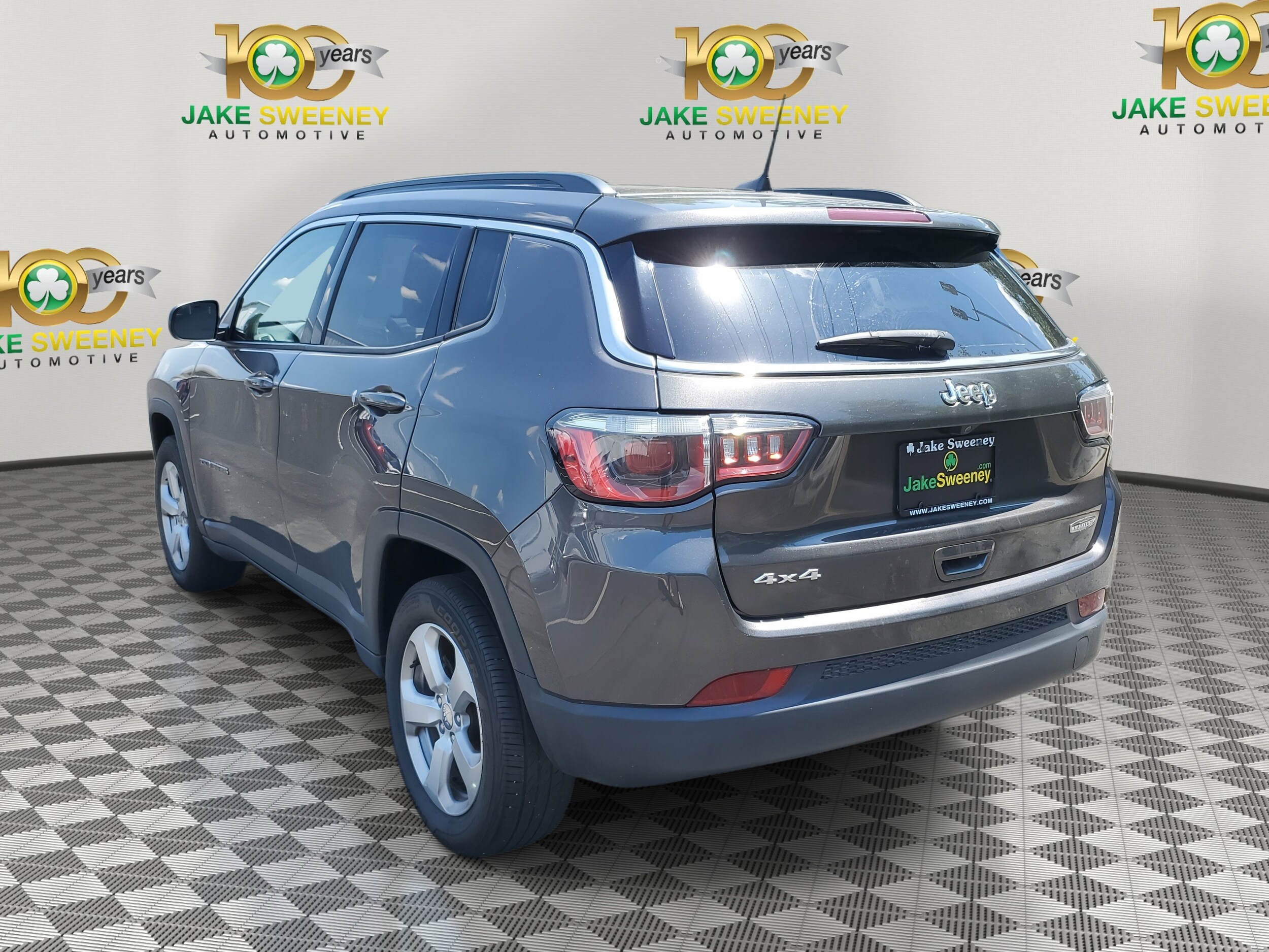 2018 Jeep Compass Latitude photo 3