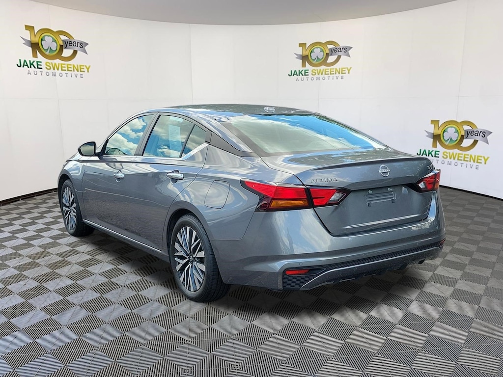 Used 2024 Nissan Altima 2.5 SV Sedan