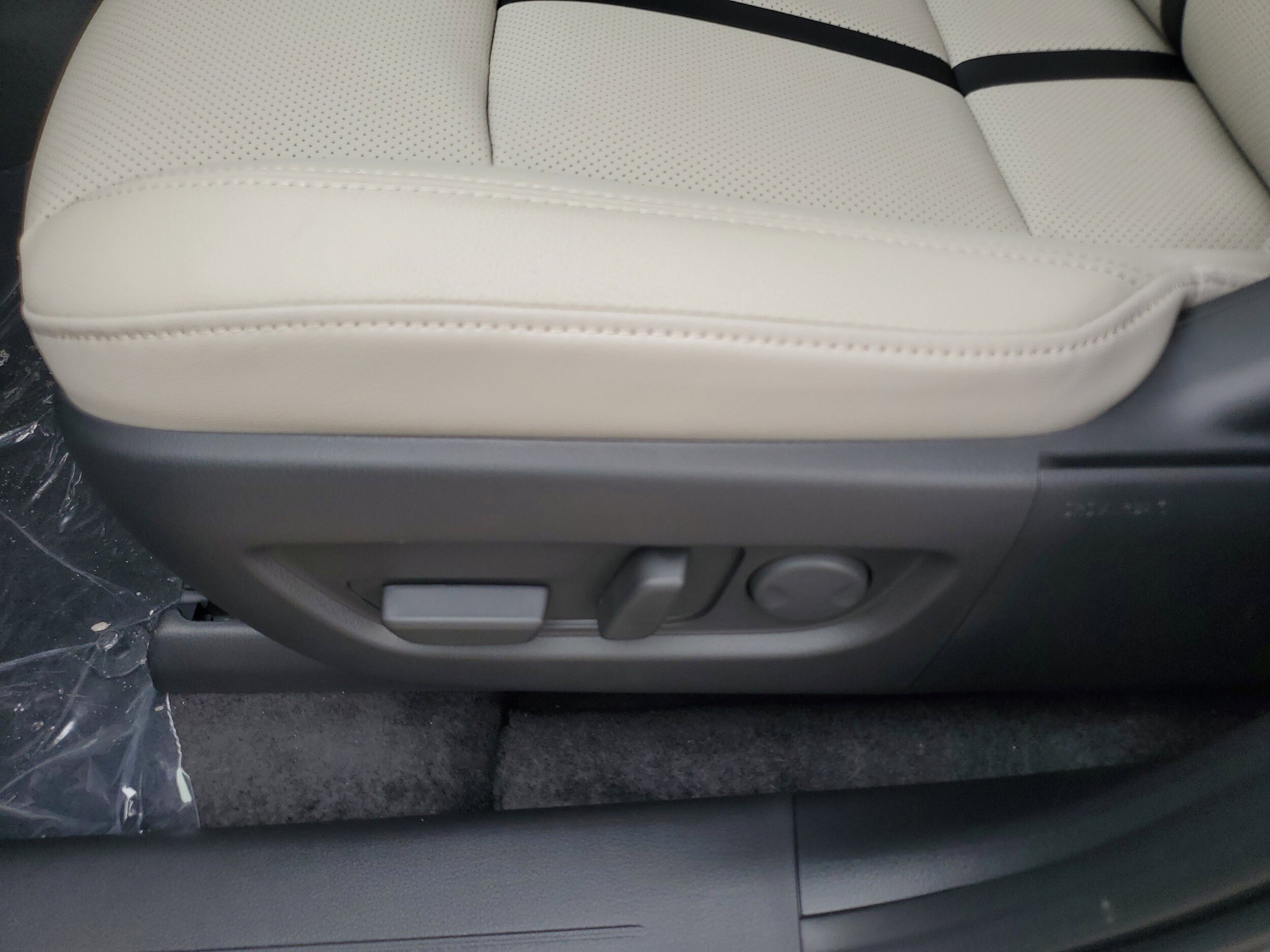 2026 Mazda CX-70 Preferred Package - Photo 14