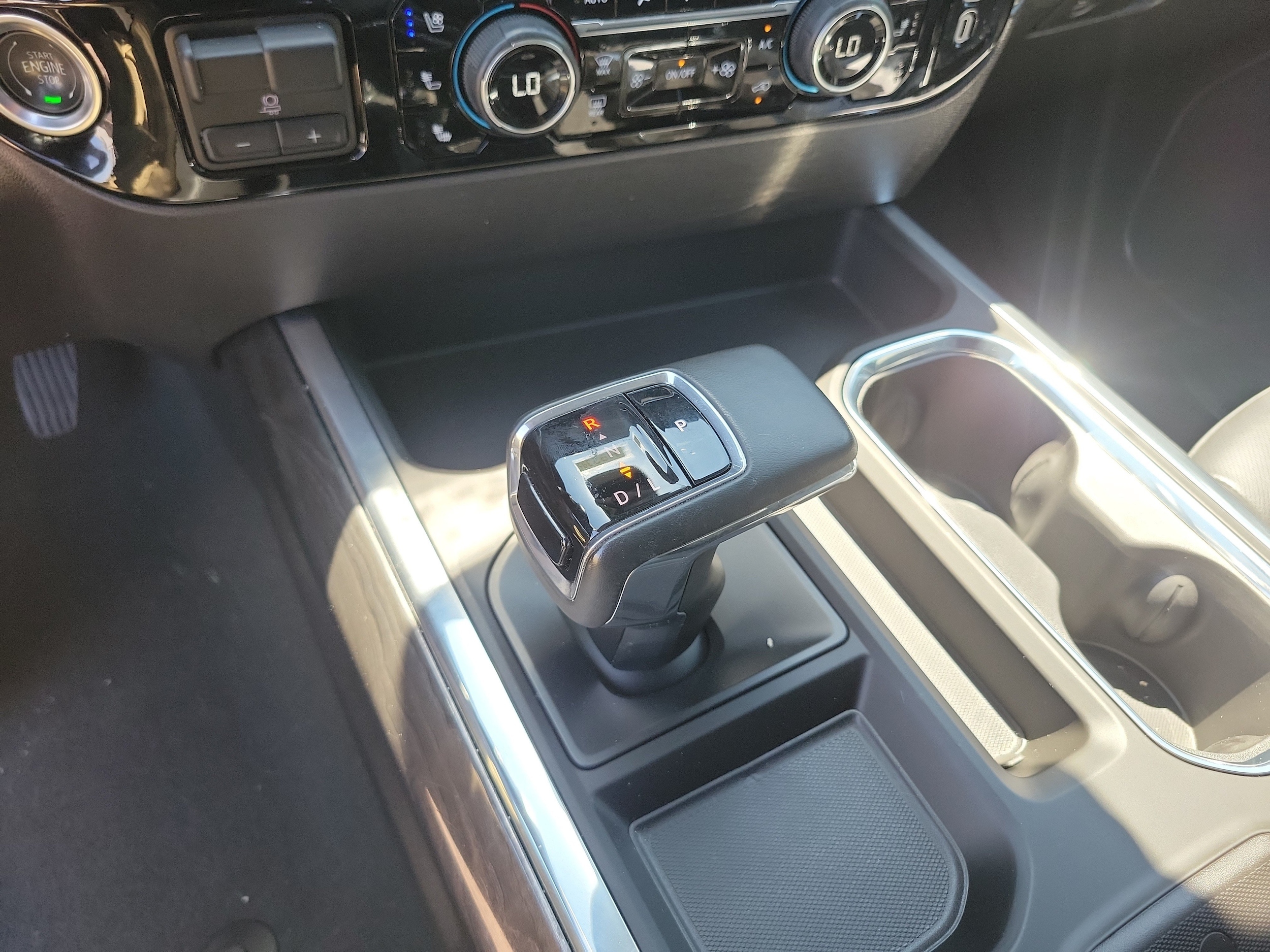 2025 Chevrolet Silverado 1500 LTZ - Photo 32
