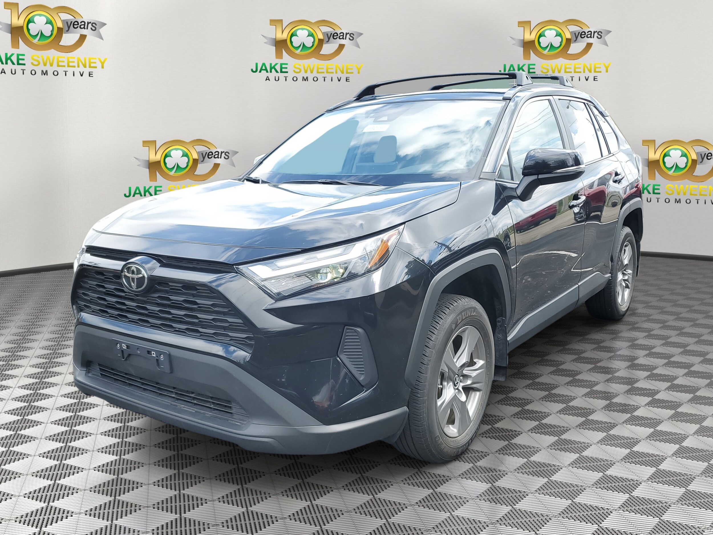 2024 Toyota RAV4 XLE photo 2