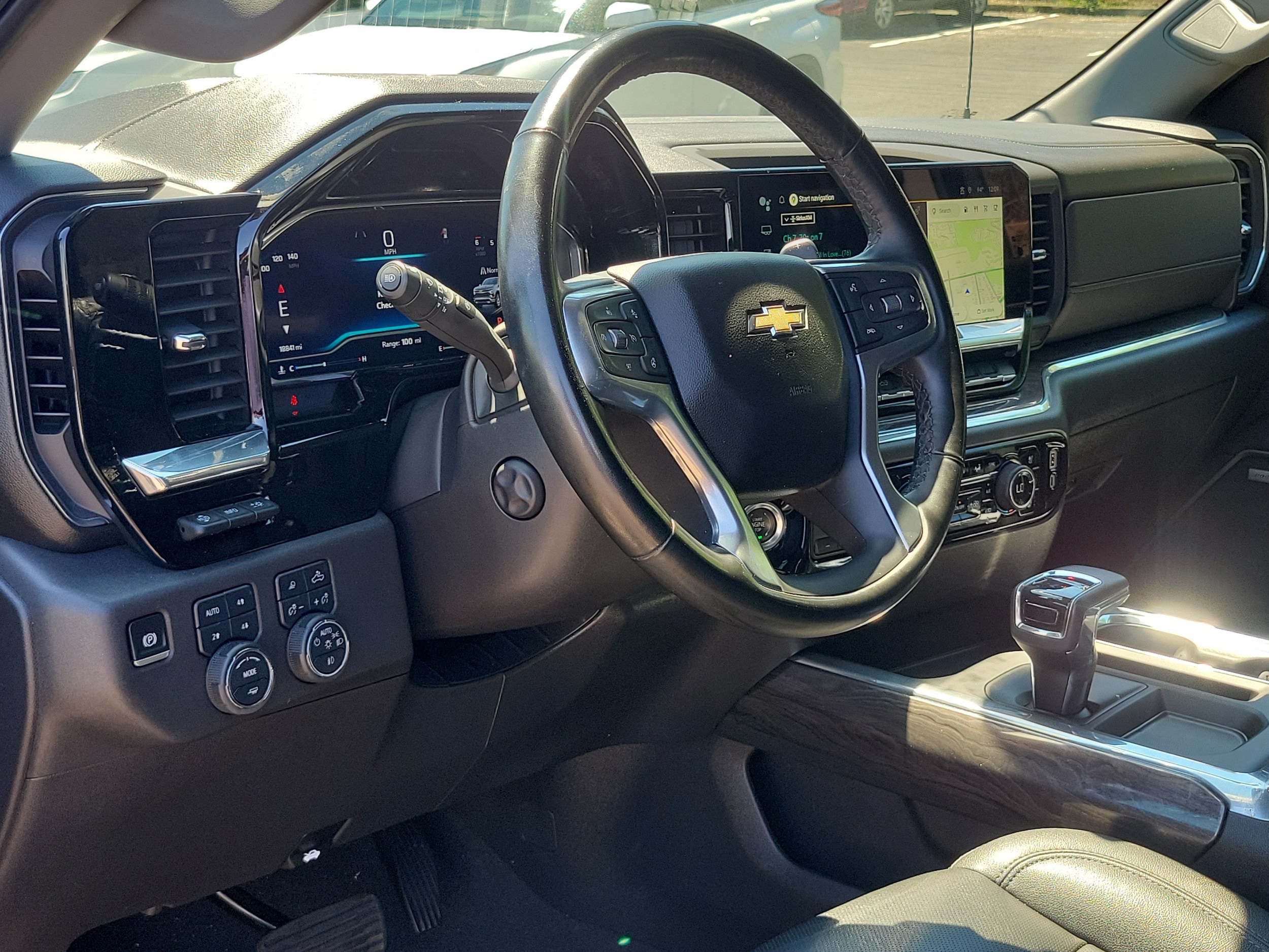 2025 Chevrolet Silverado 1500 LTZ - Photo 20