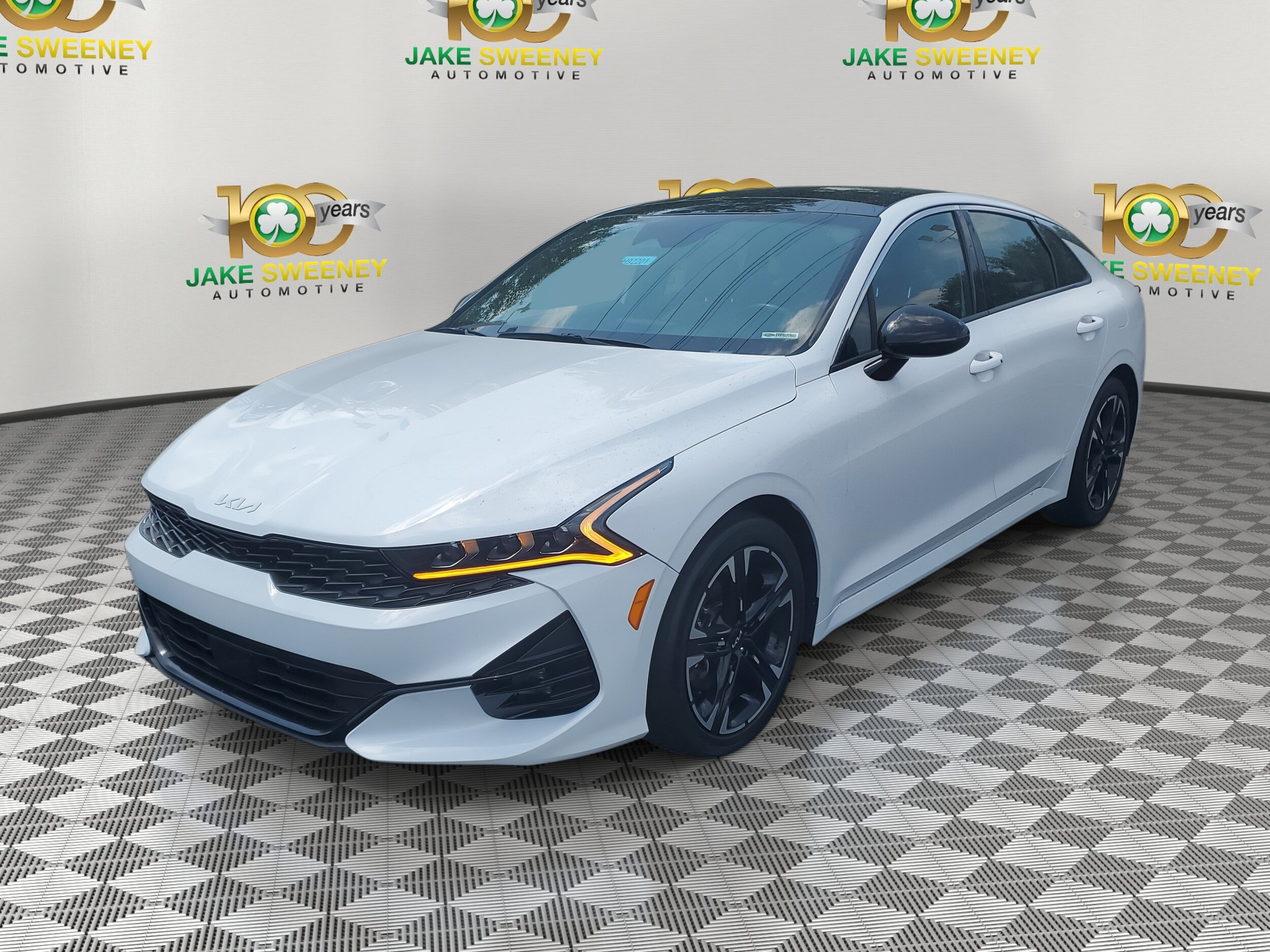 2022 Kia K5 GT-Line photo 2