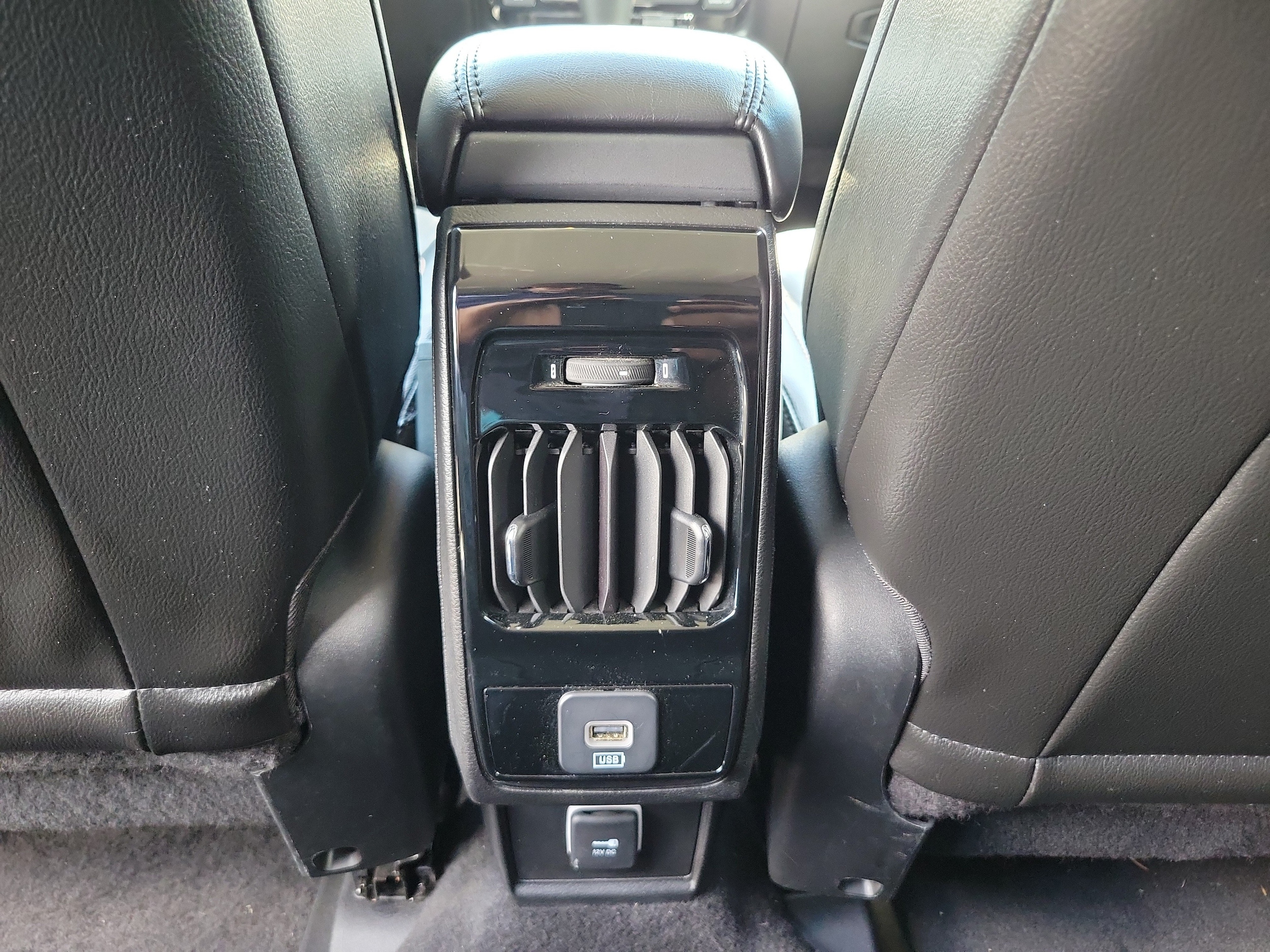 2022 Jeep Compass Latitude Lux - Photo 13