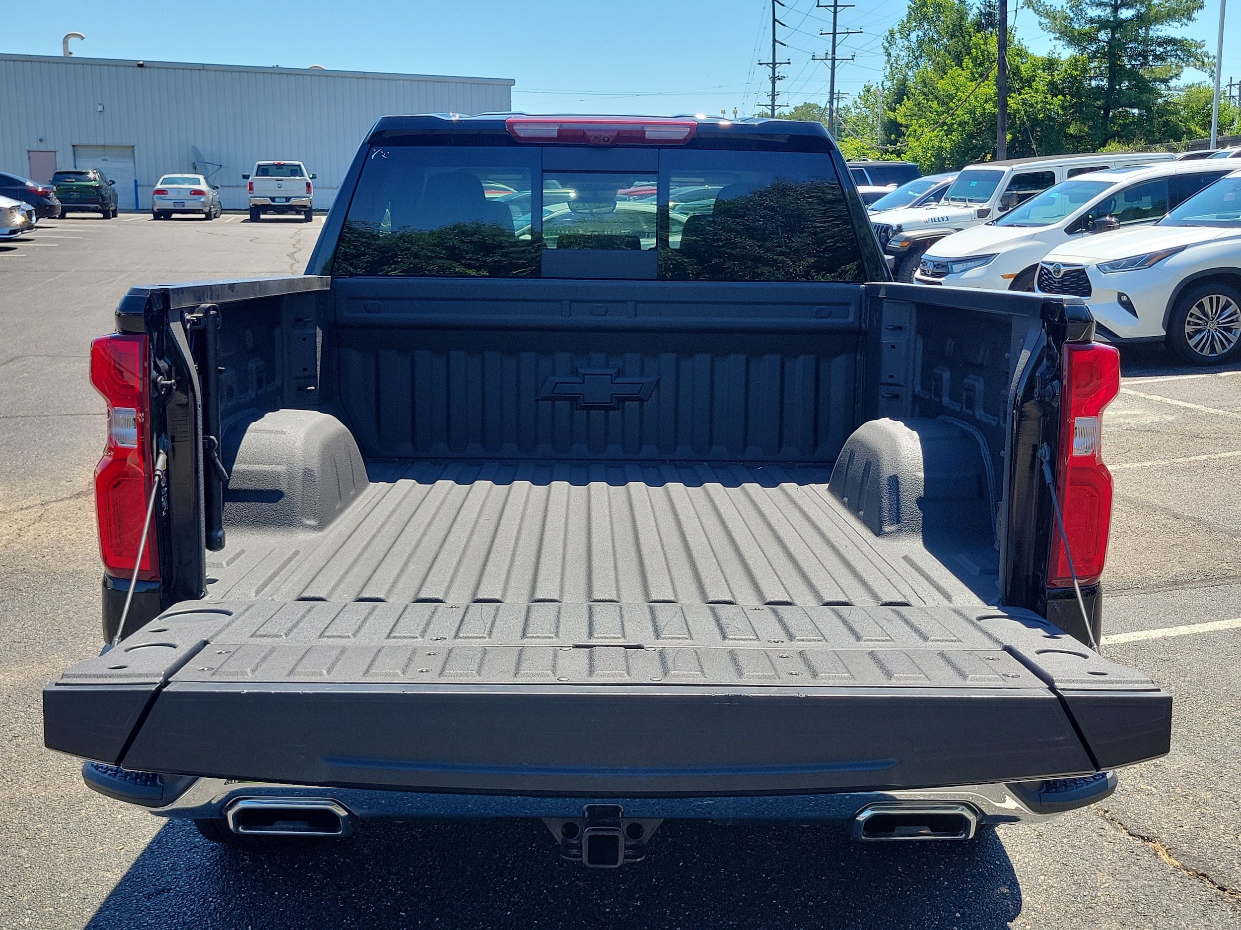 2025 Chevrolet Silverado 1500 LTZ - Photo 10