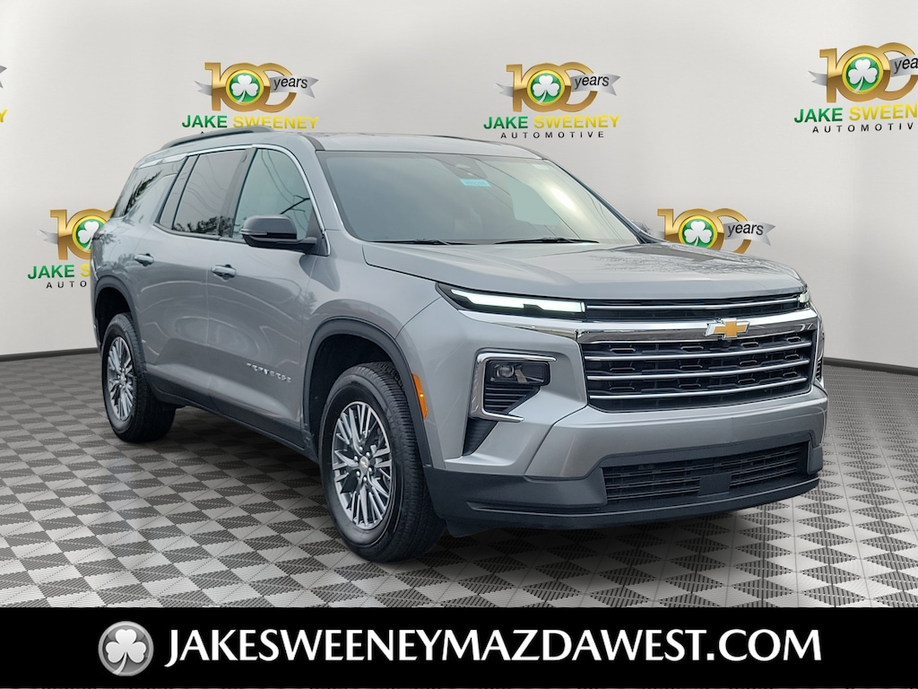 Used 2025 Chevrolet Traverse FWD LT SUV