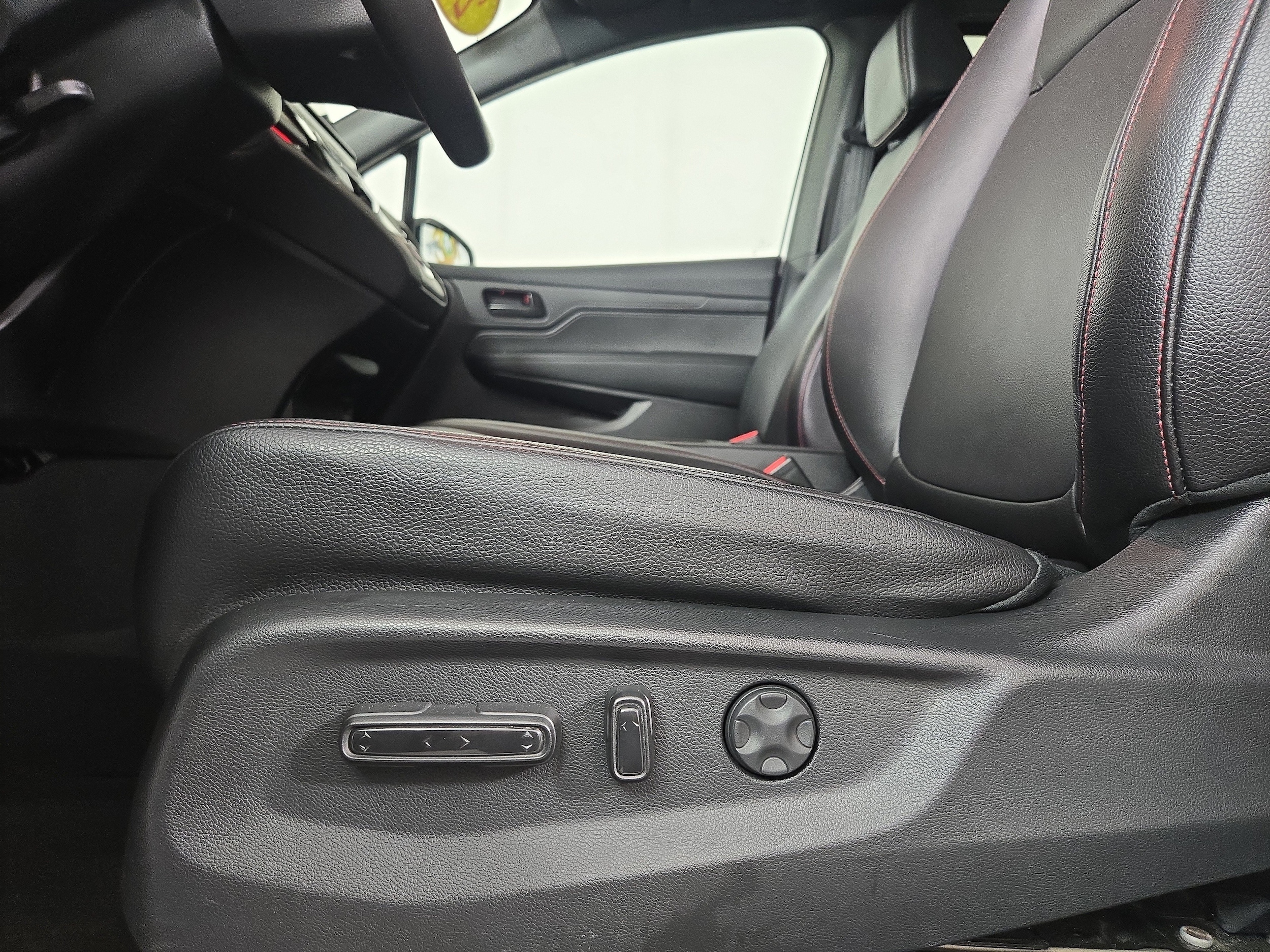 2025 Honda Odyssey 32