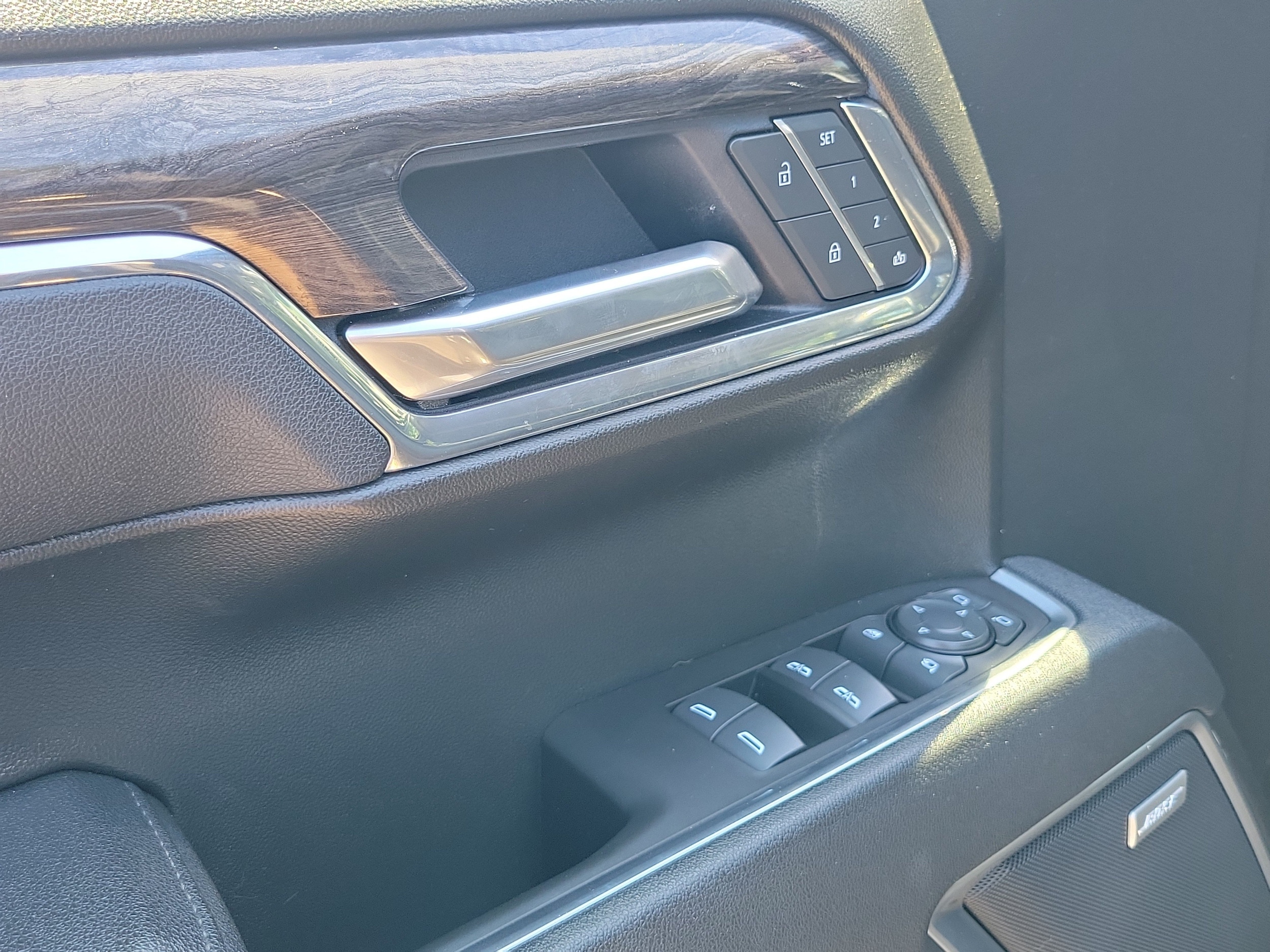 2025 Chevrolet Silverado 1500 LTZ - Photo 22