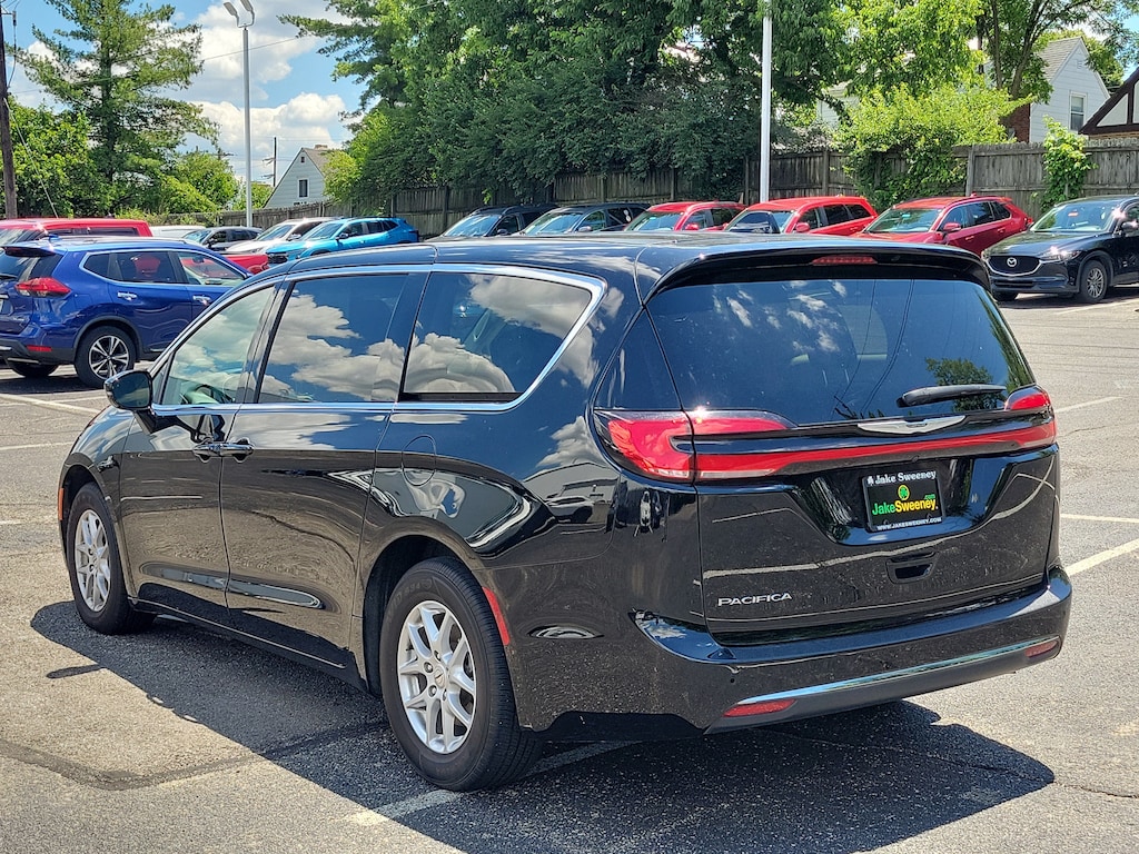 Used 2024 Chrysler Pacifica Touring L Van Passenger Van