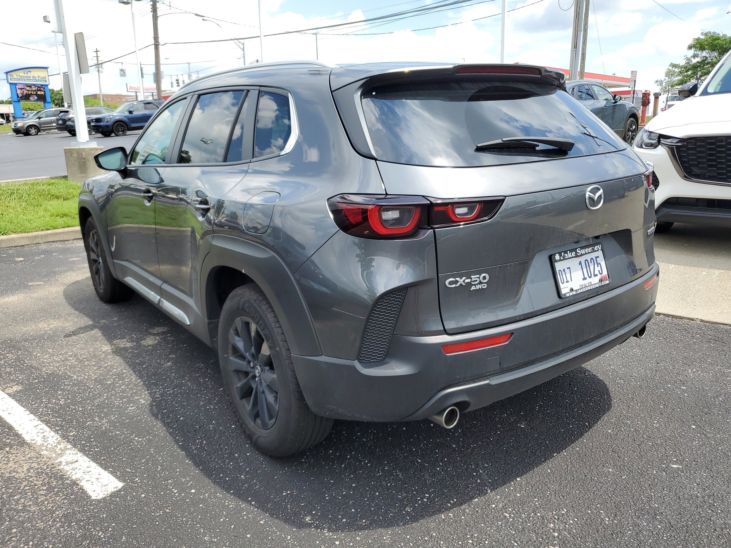 2024 Mazda CX-50 2.5 S Preferred photo 2