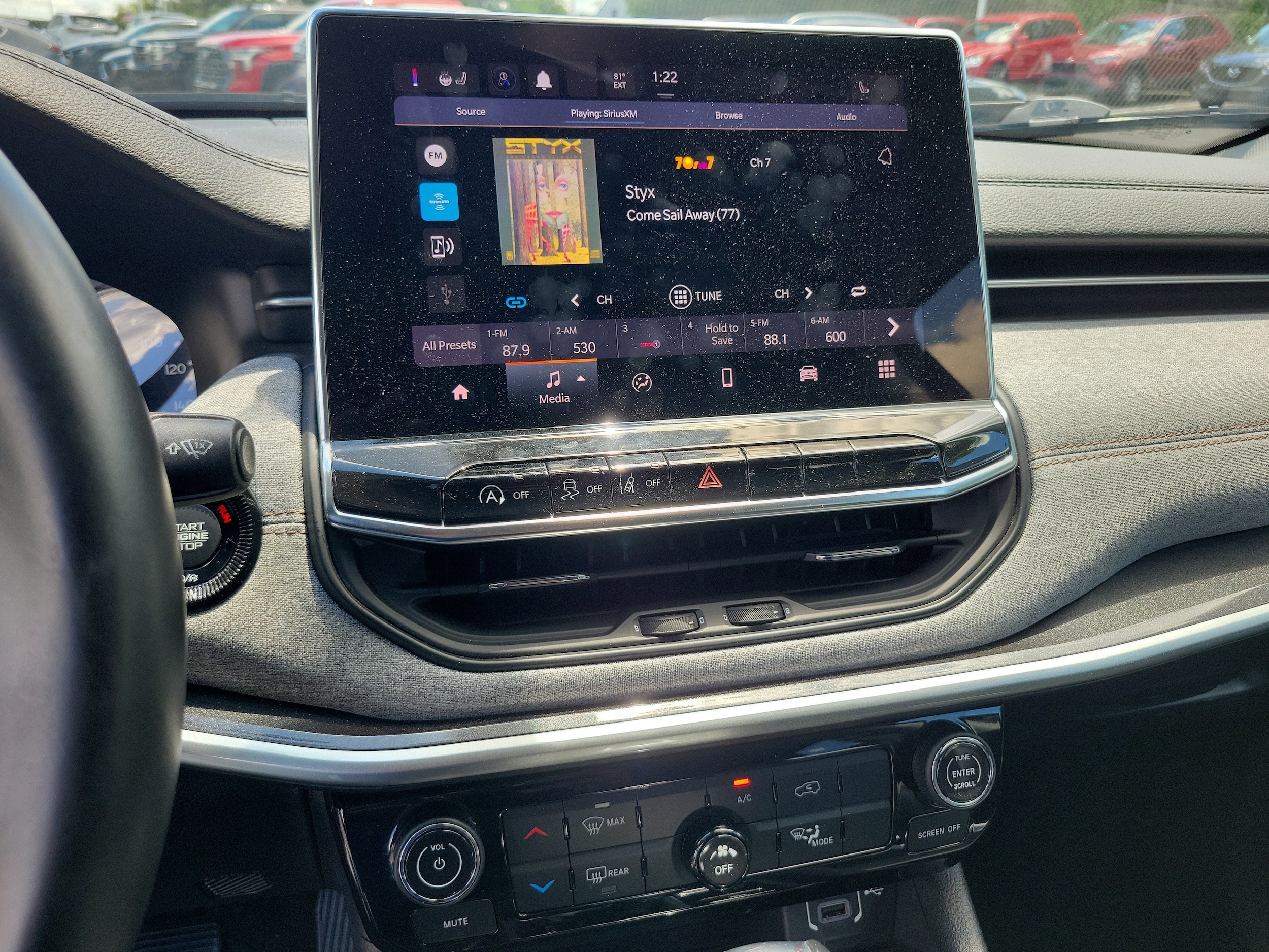 2022 Jeep Compass Latitude Lux - Photo 28