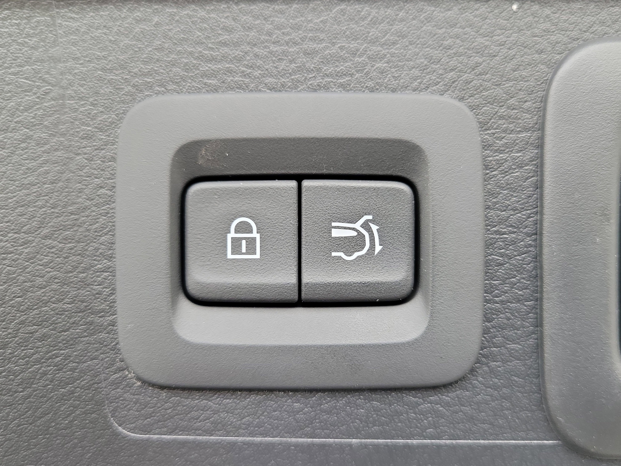 2025 Mazda CX-50 Premium - Photo 11