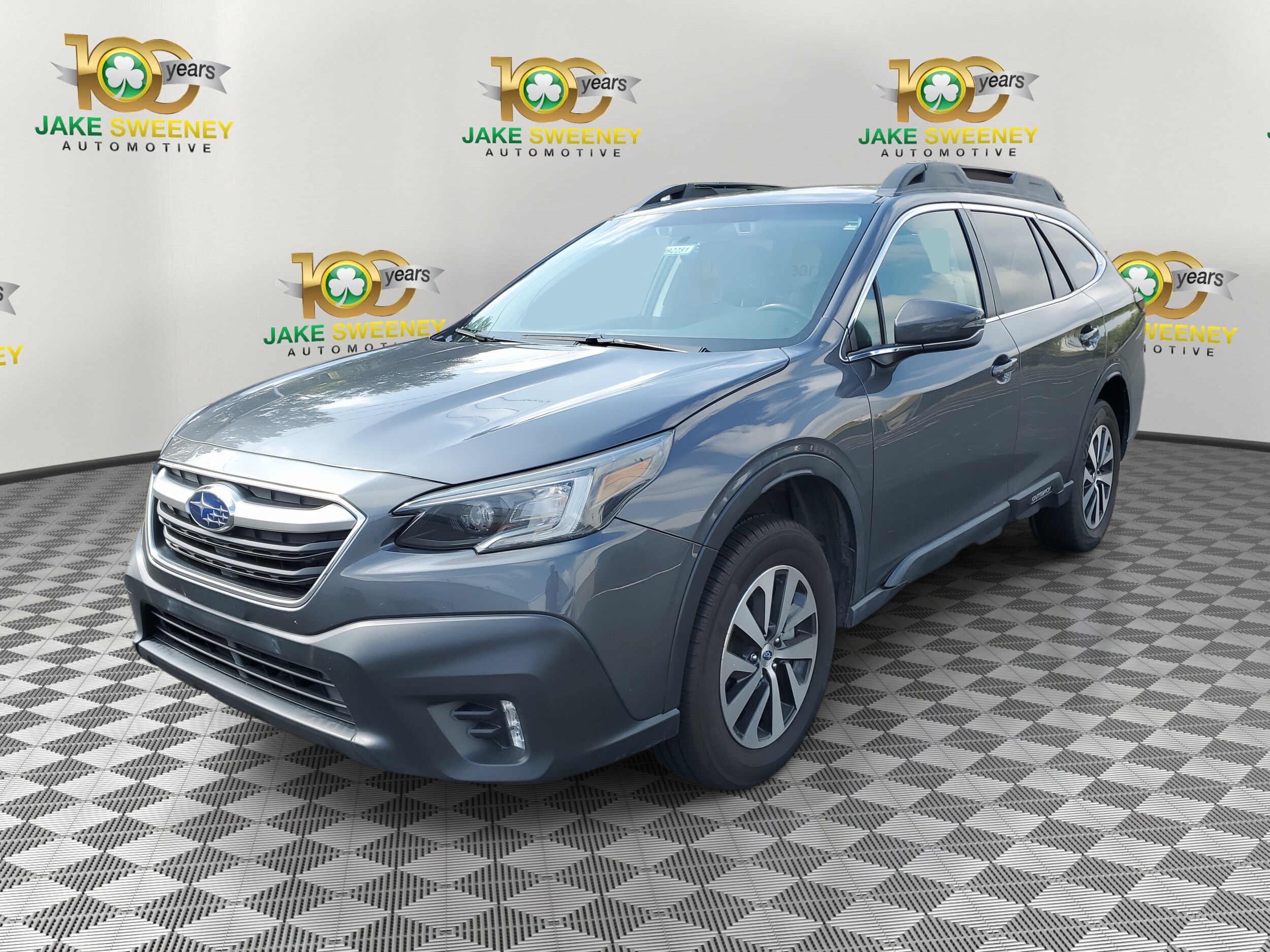 2022 Subaru Outback Premium photo 2