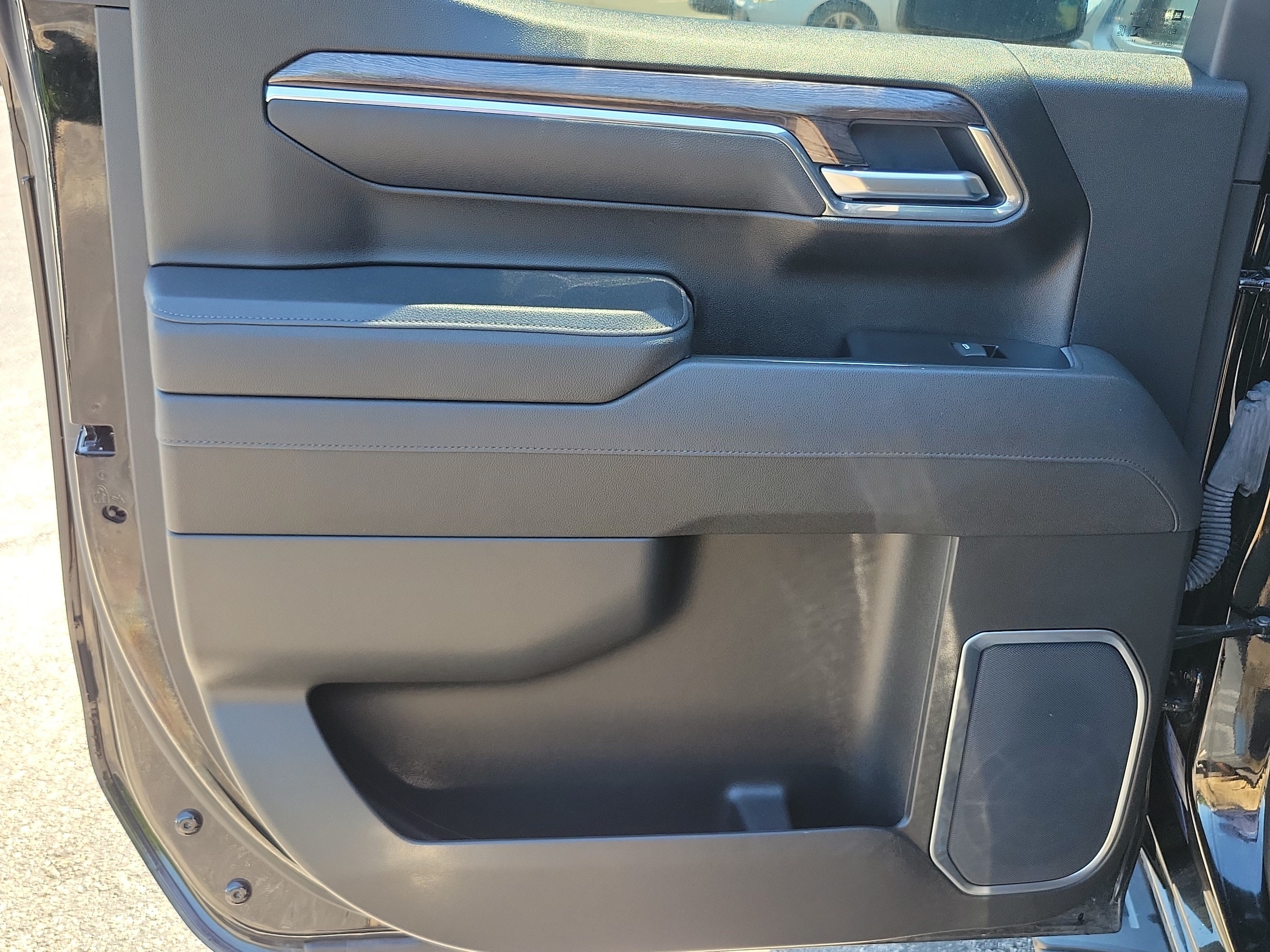 2025 Chevrolet Silverado 1500 LTZ - Photo 16