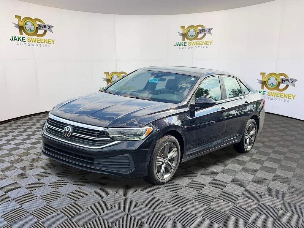 Used 2024 Volkswagen Jetta SE Sedan