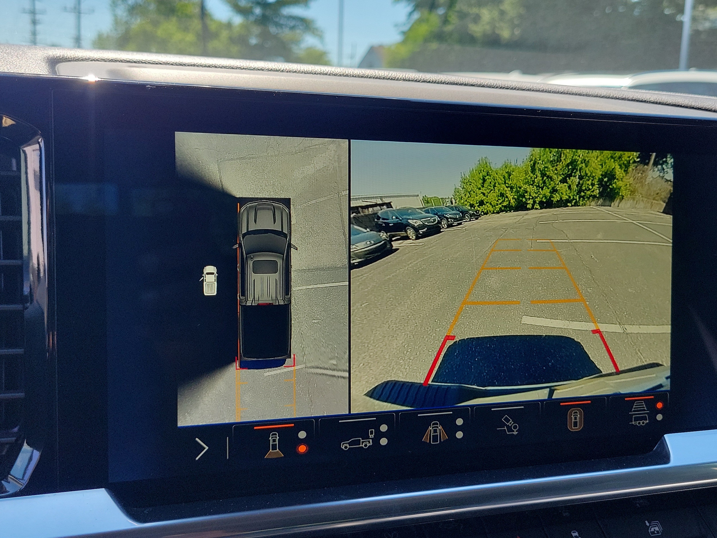 2025 Chevrolet Silverado 1500 LTZ - Photo 29