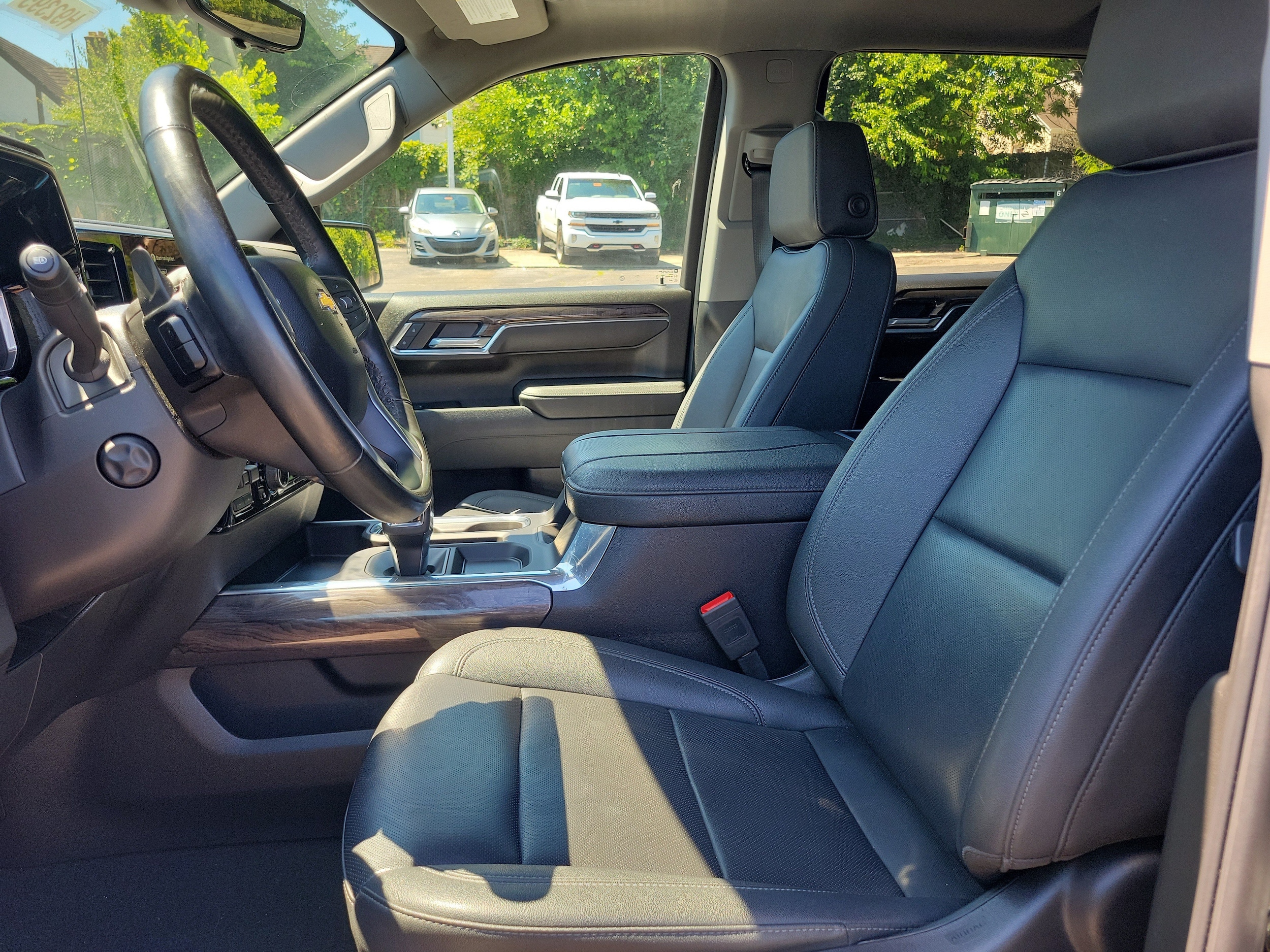 2025 Chevrolet Silverado 1500 LTZ - Photo 18