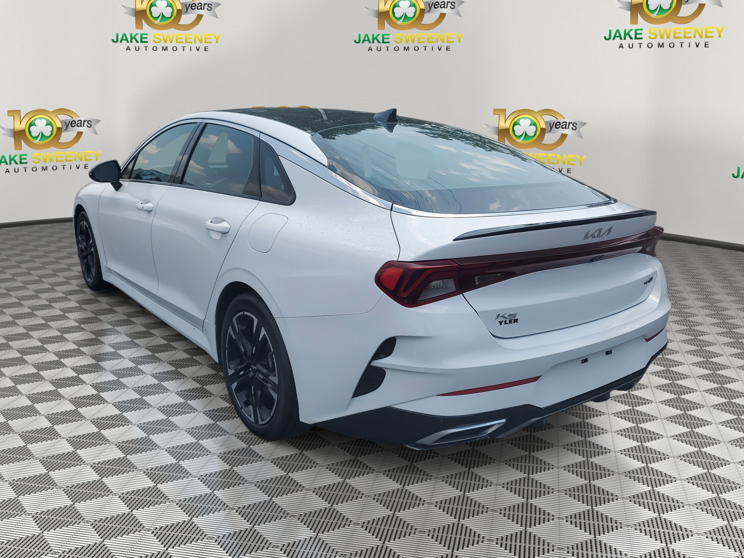 2022 Kia K5 GT-Line photo 3