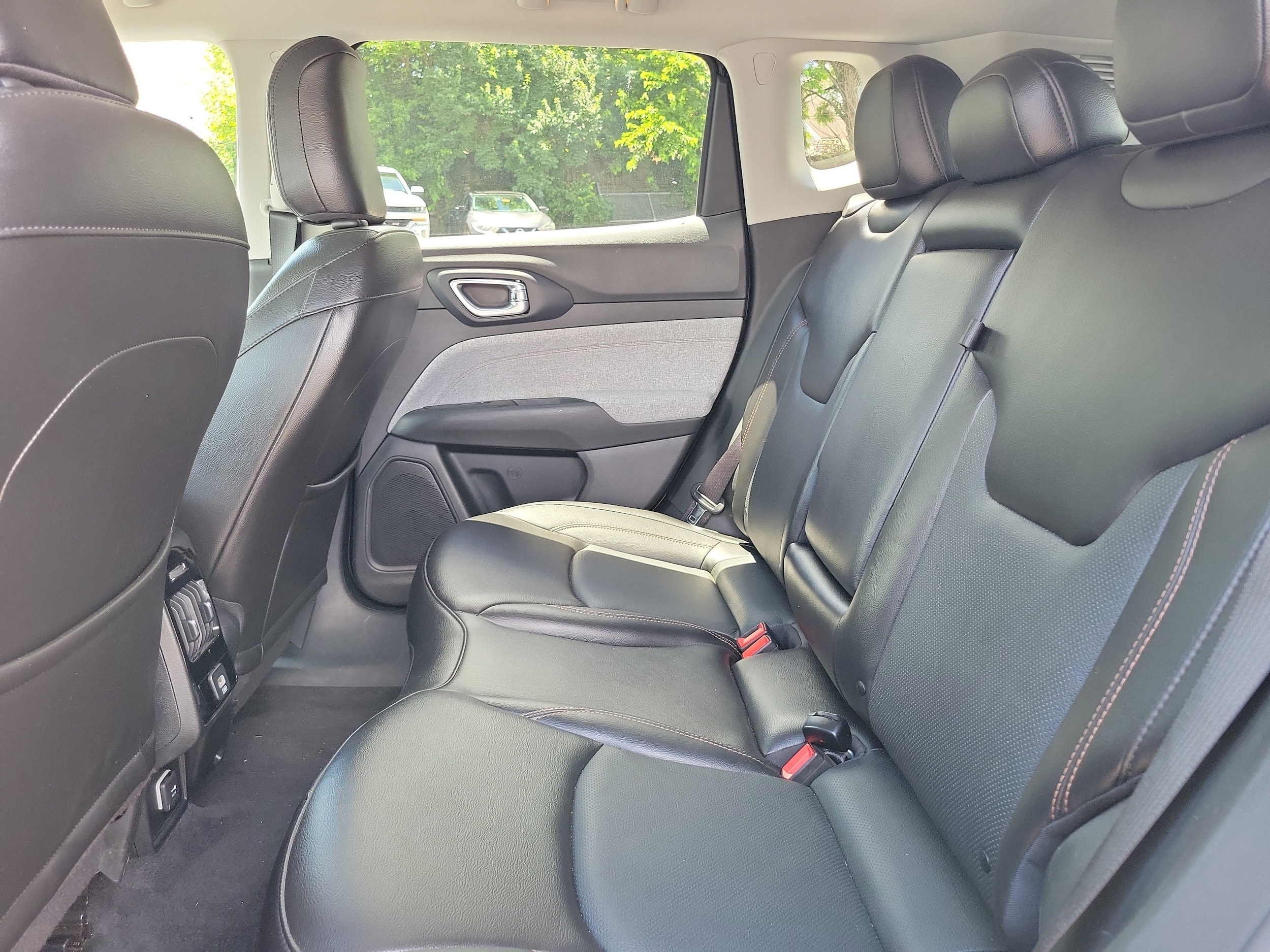 2022 Jeep Compass Latitude Lux - Photo 14