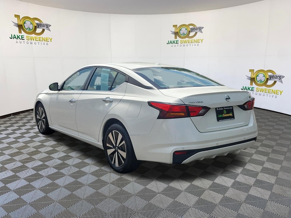 Used 2022 Nissan Altima 2.5 SV Sedan