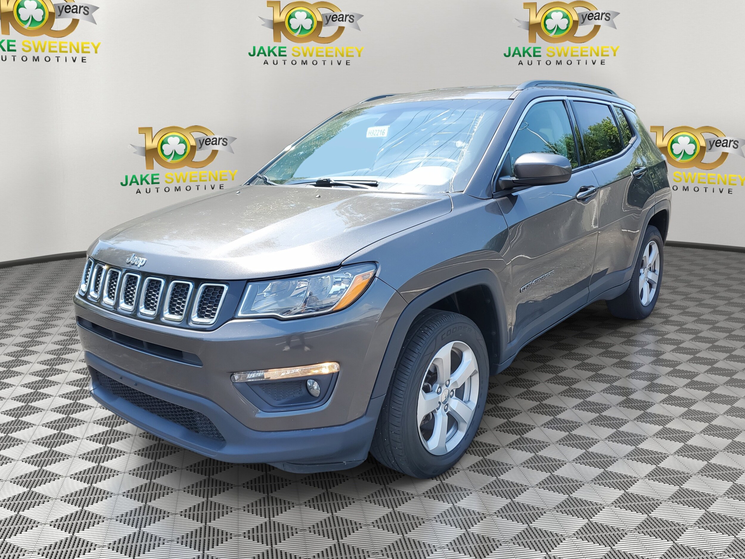 2018 Jeep Compass Latitude photo 2