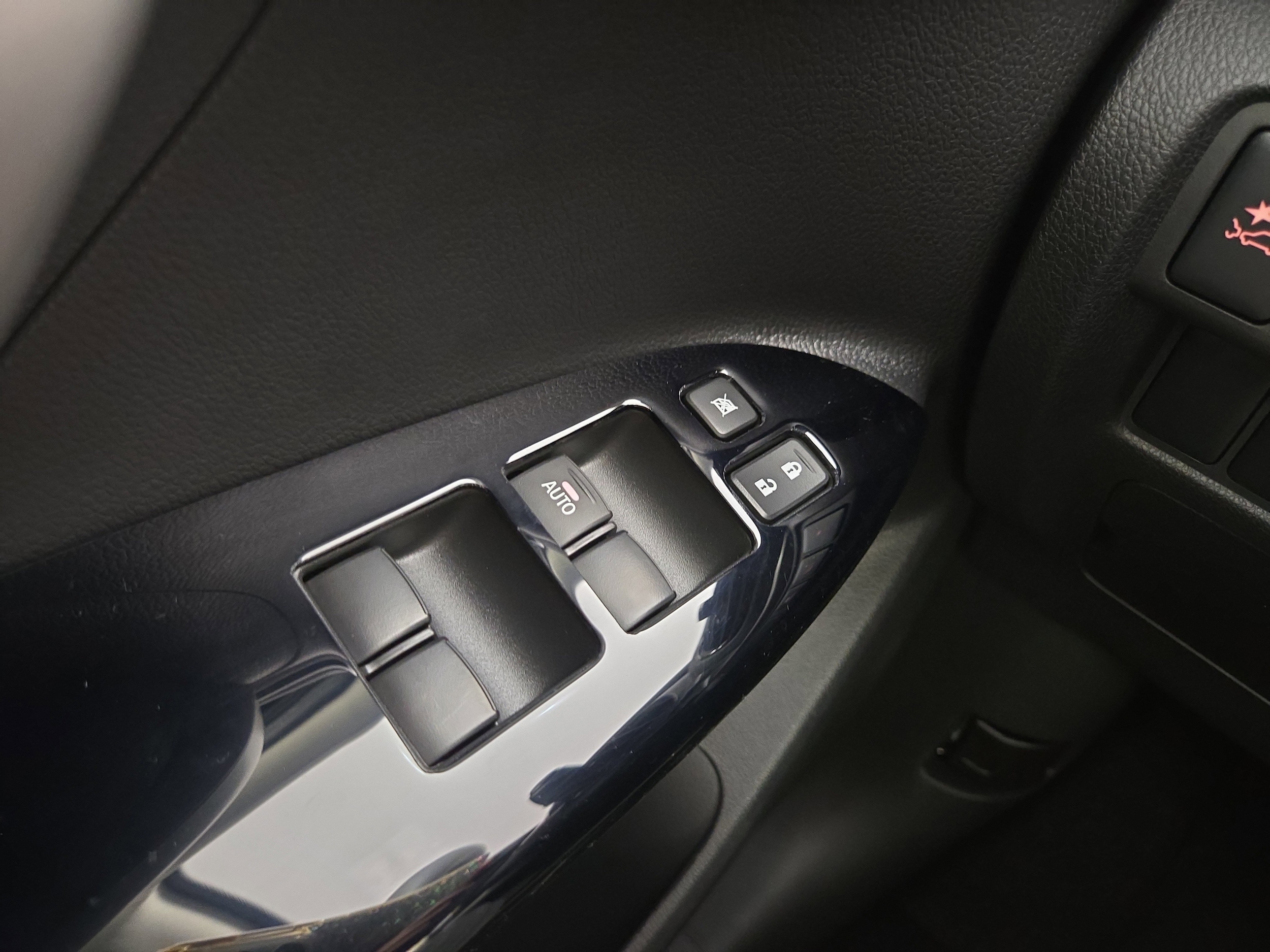 2026 Mitsubishi Eclipse Cross LE - Photo 26