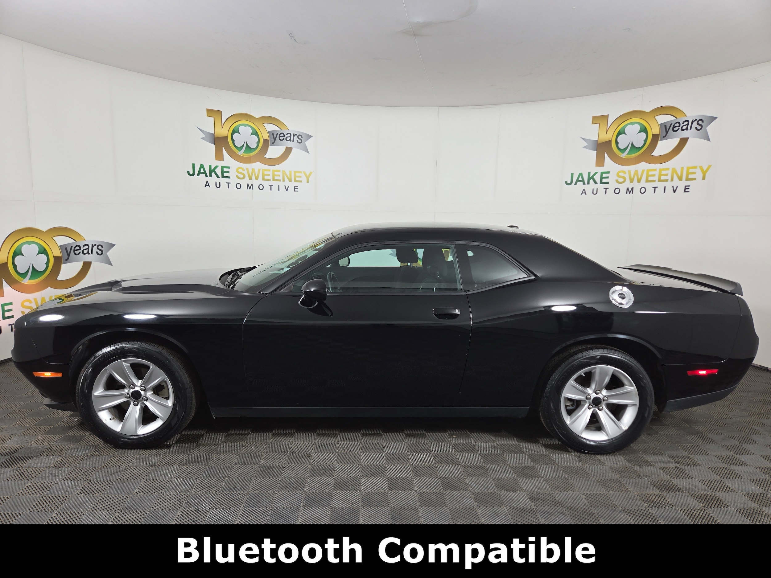 2023 Dodge Challenger SXT photo 4