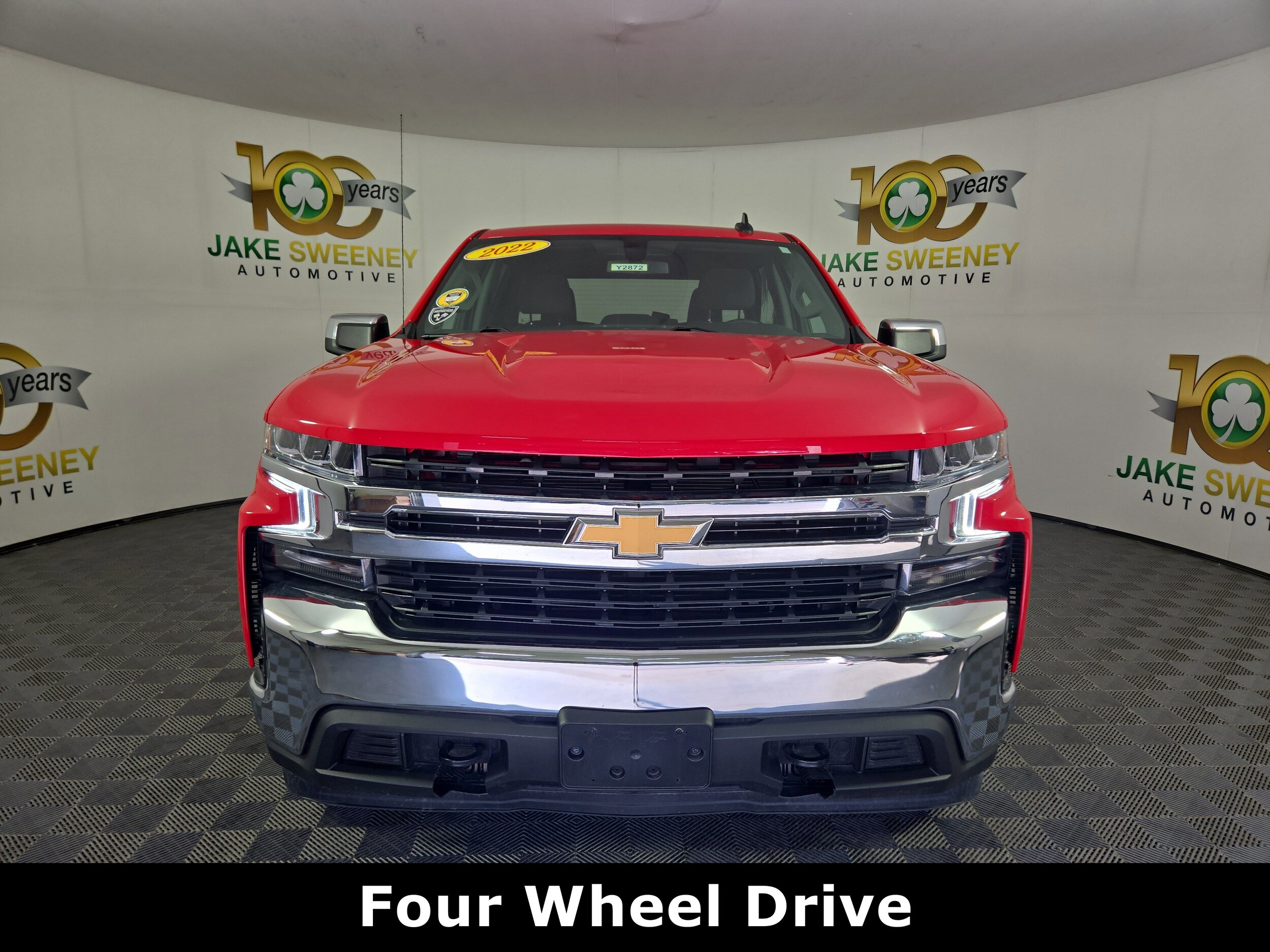 2022 Chevrolet Silverado 1500 LT photo 2