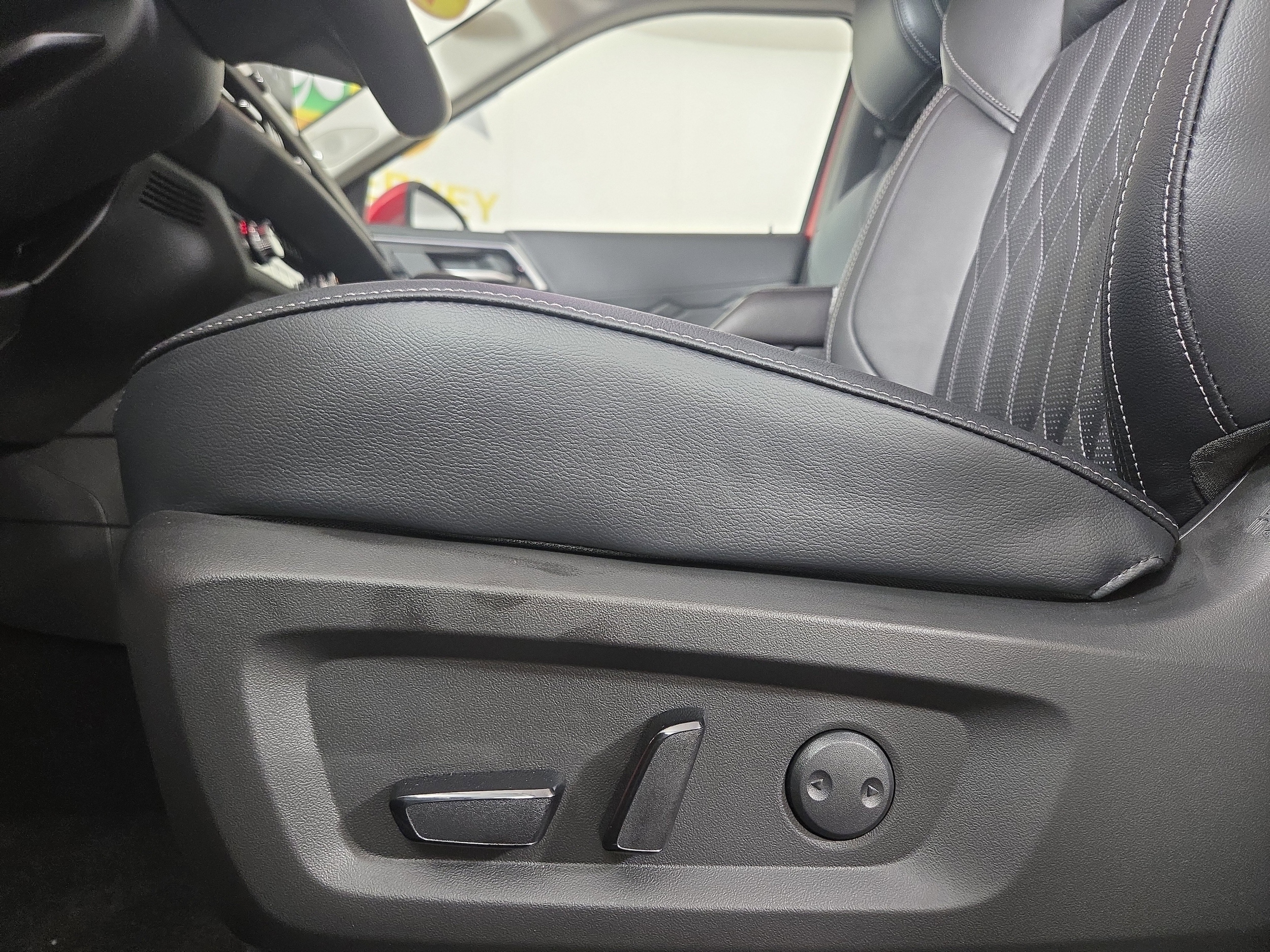2026 Mitsubishi Outlander SEL - Photo 32