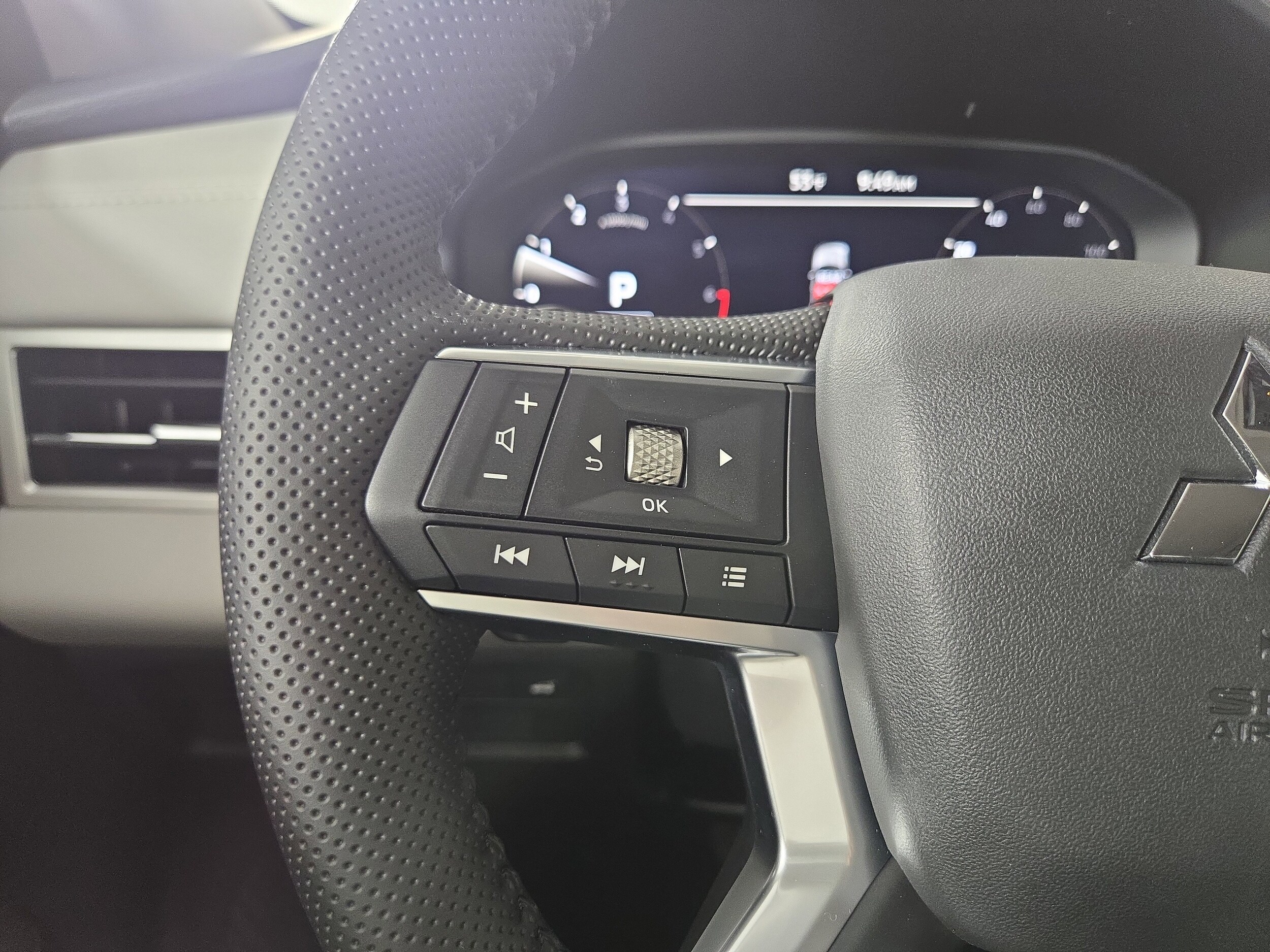 2026 Mitsubishi Outlander SE - Photo 17